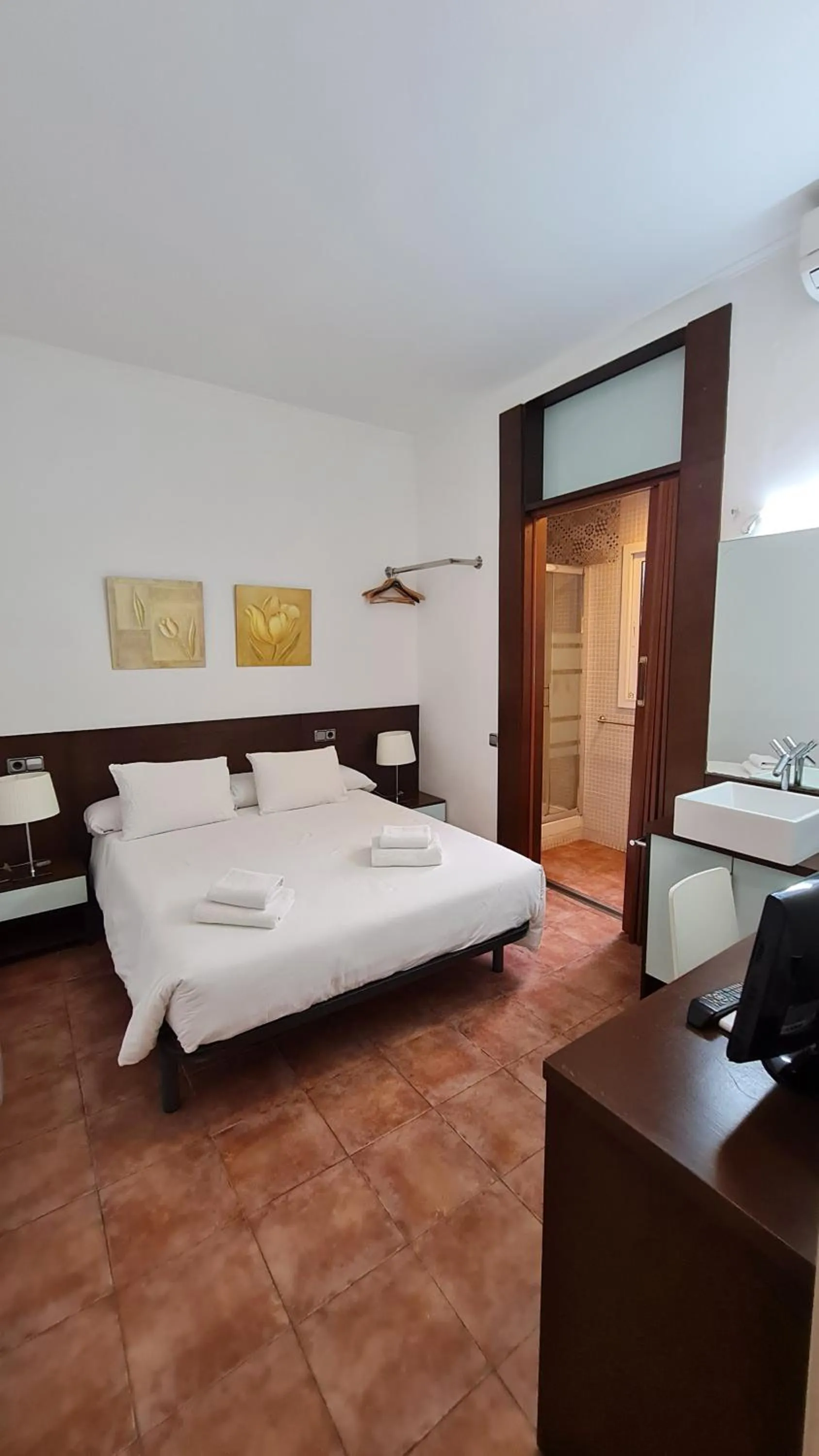 Bed in Hostal Eixample