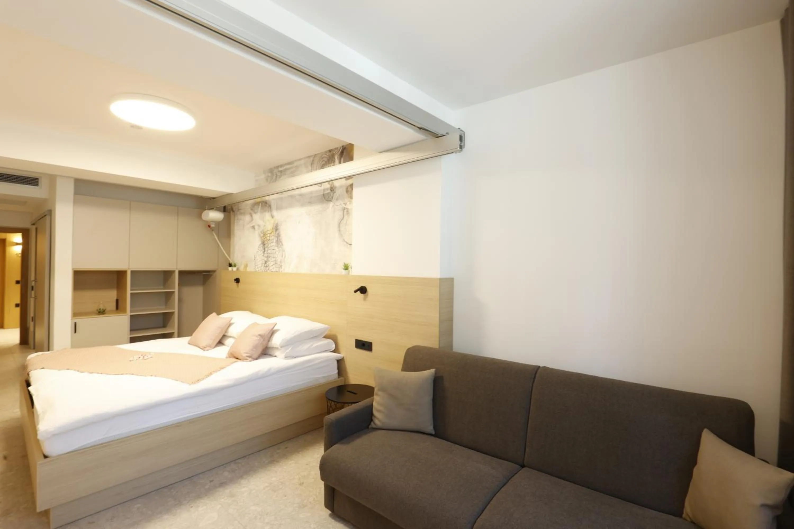 Bed in FLORAMARE HEALTH RESORT