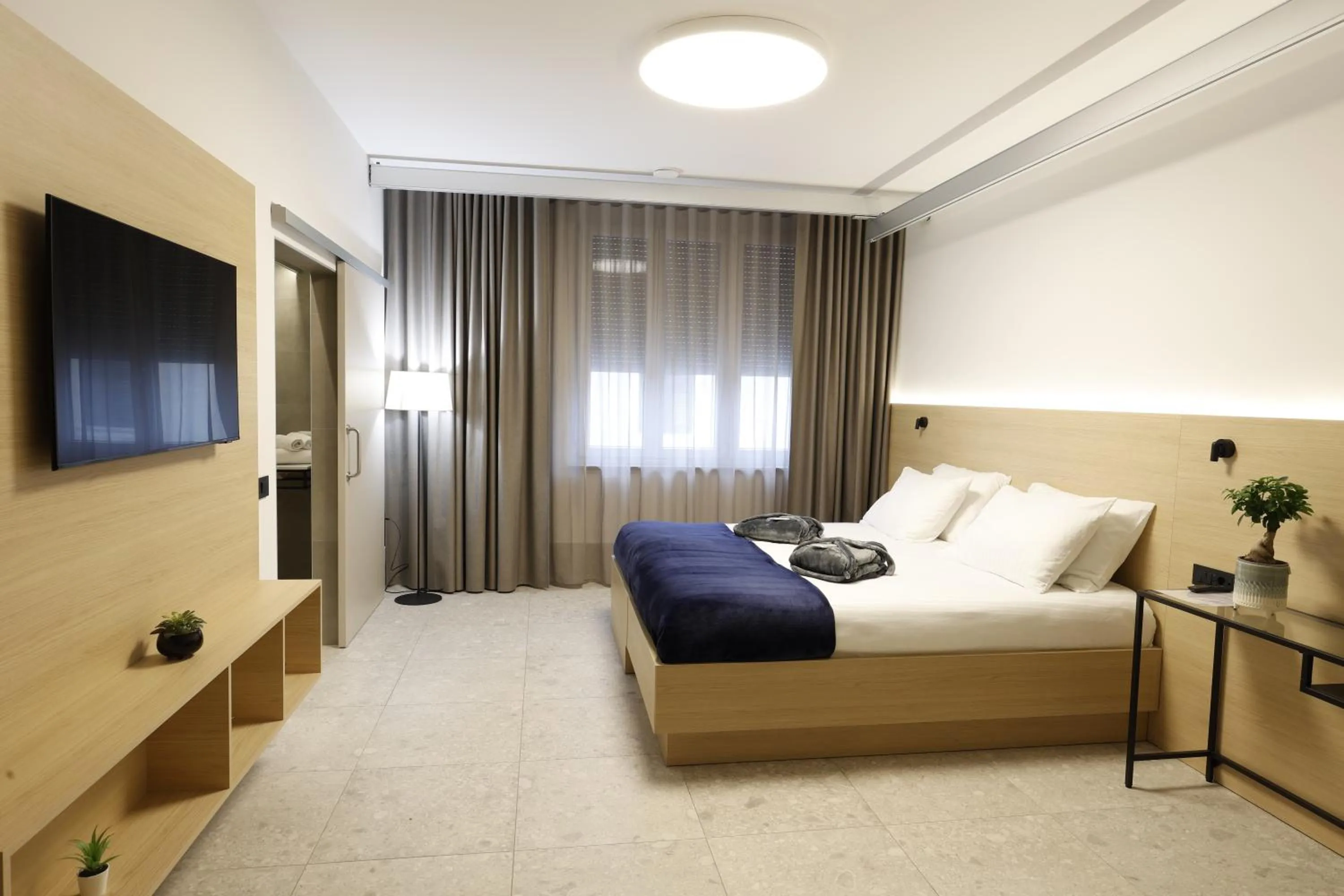 Bed in FLORAMARE HEALTH RESORT