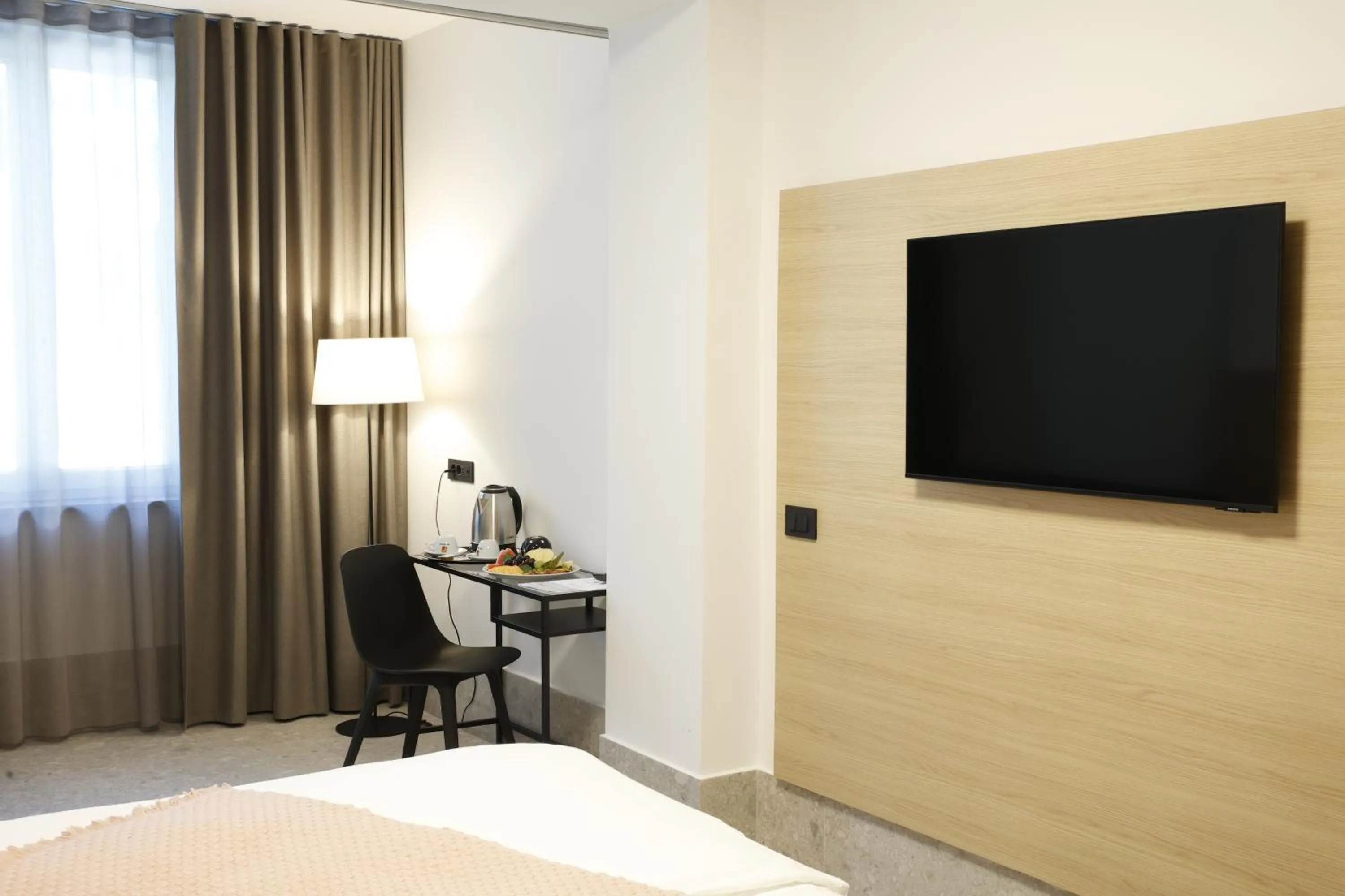 Bed in FLORAMARE HEALTH RESORT