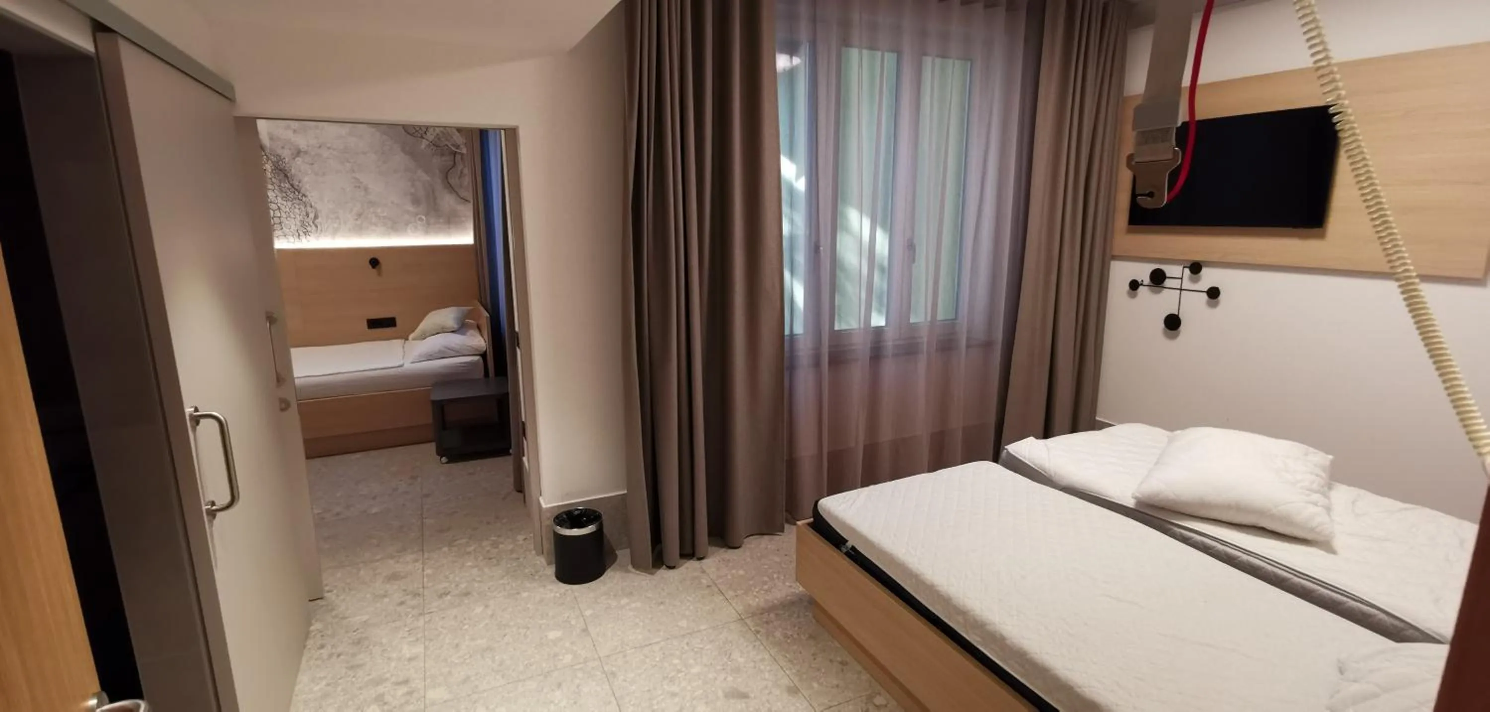 Bed in FLORAMARE HEALTH RESORT