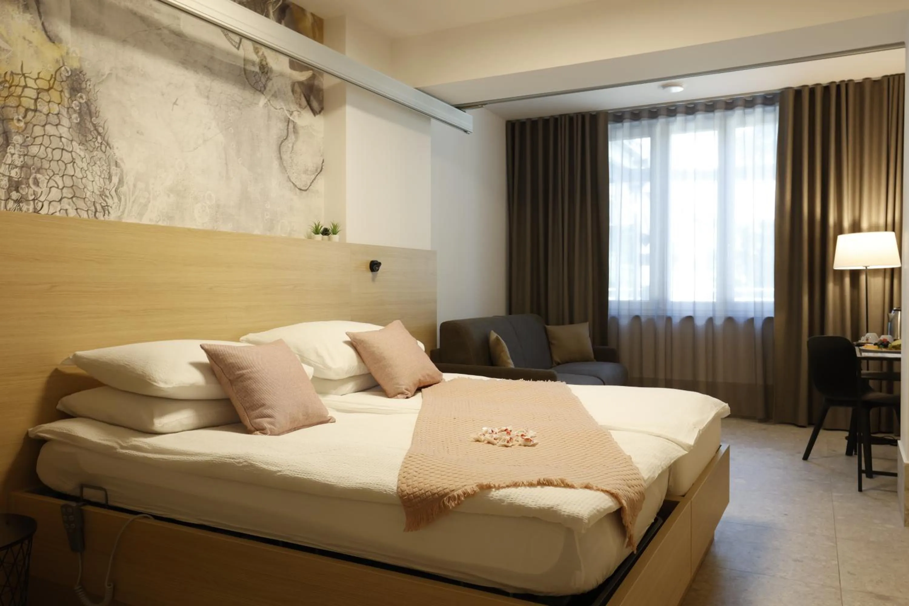 Bed in FLORAMARE HEALTH RESORT