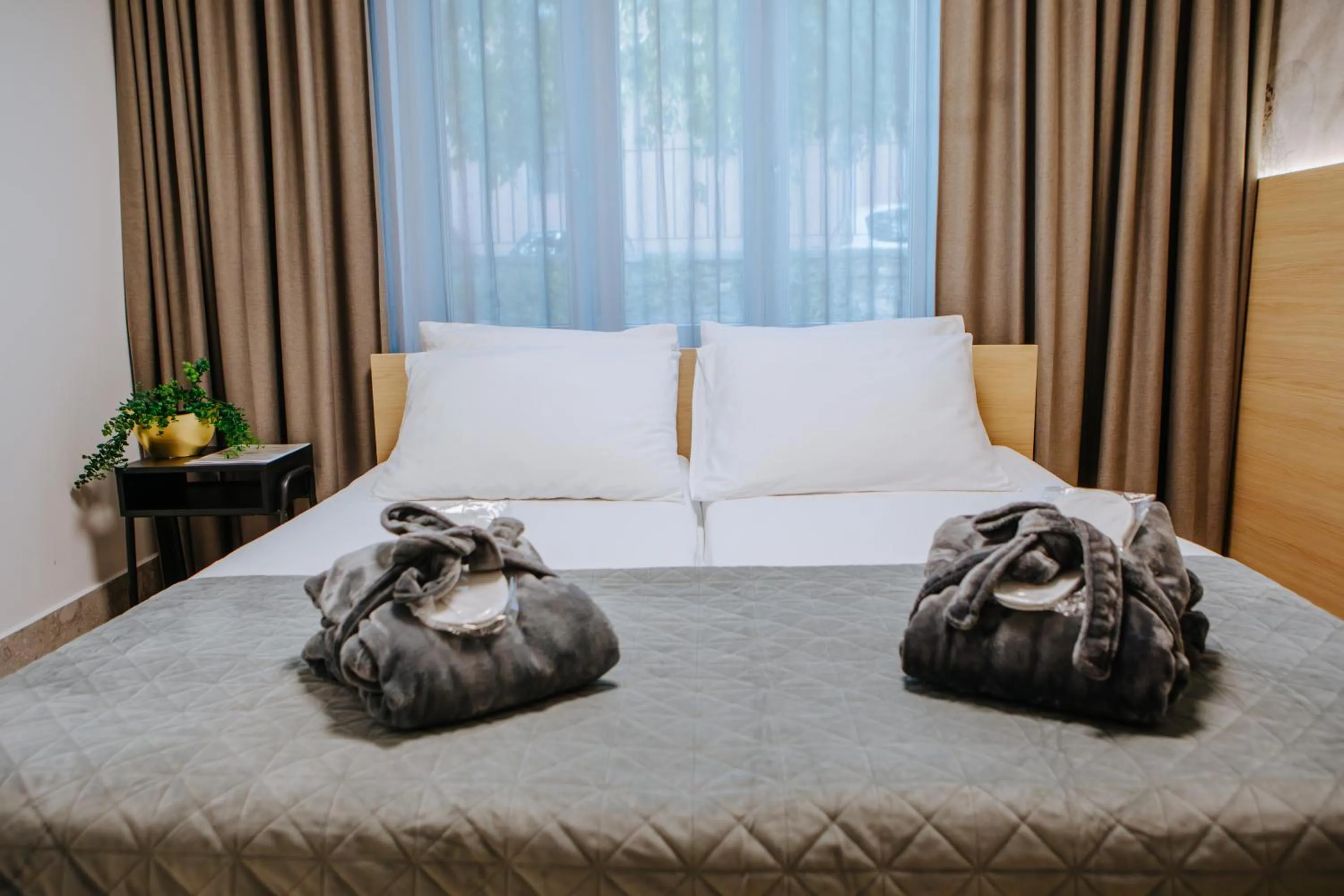 Bed in FLORAMARE HEALTH RESORT