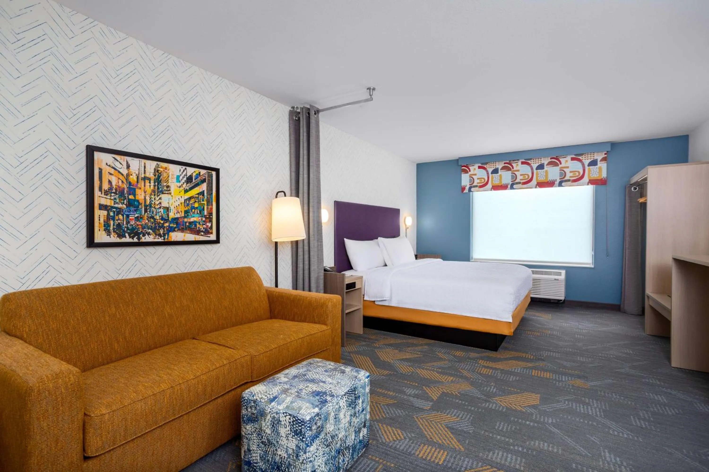 Living room, Bed in Home2 Suites By Hilton Indianapolis North At Intech Park