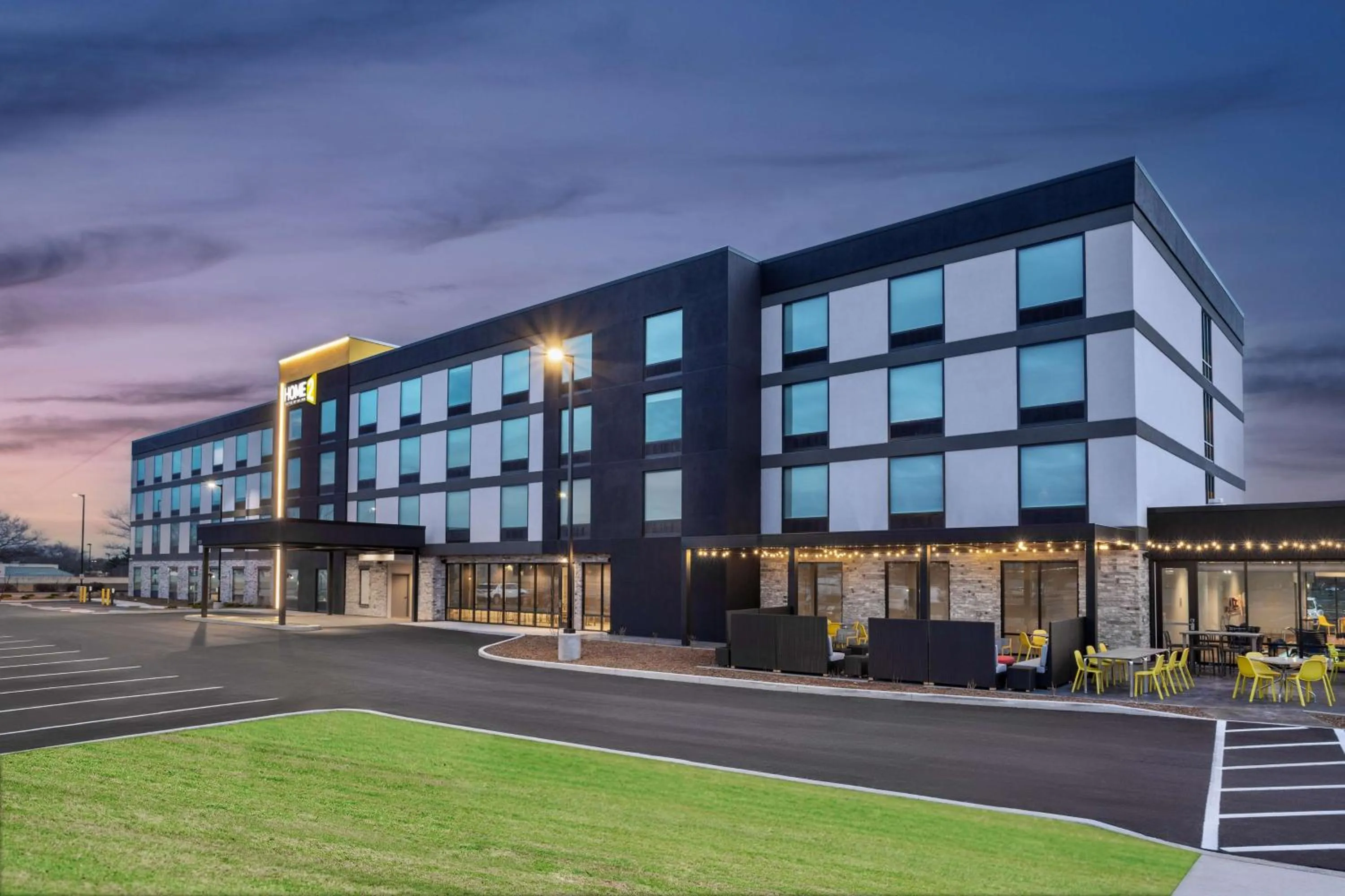 Property building in Home2 Suites By Hilton Indianapolis North At Intech Park
