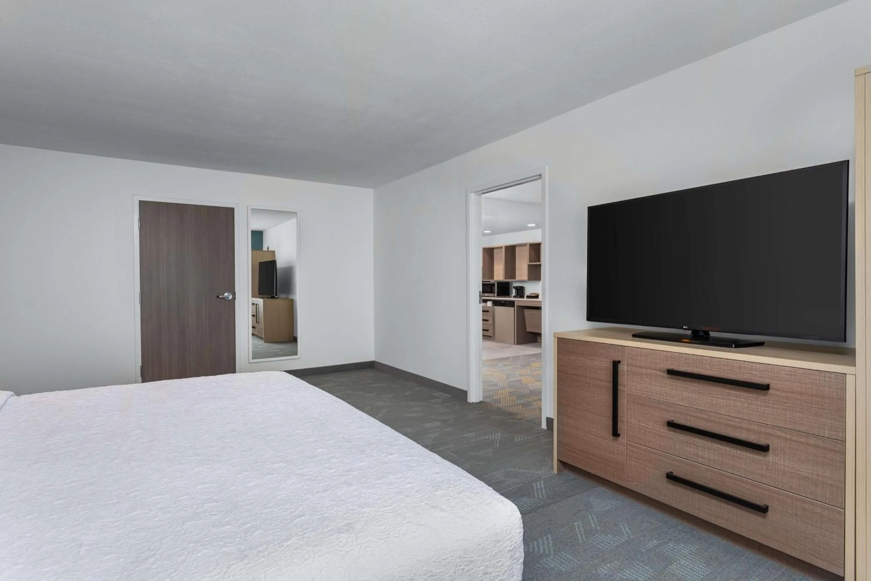 Bed in Home2 Suites By Hilton Indianapolis North At Intech Park