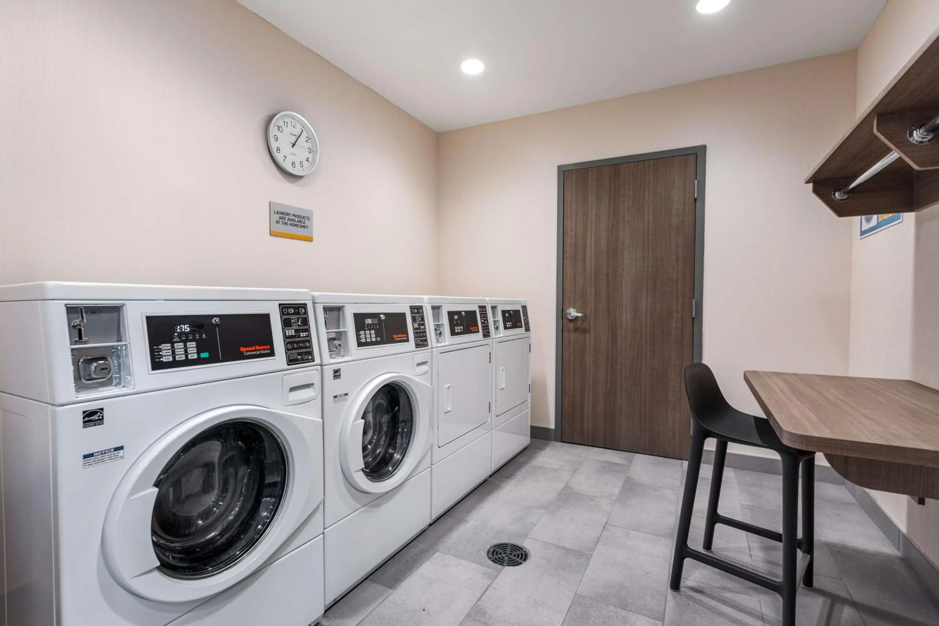 Property building in Home2 Suites By Hilton Indianapolis North At Intech Park