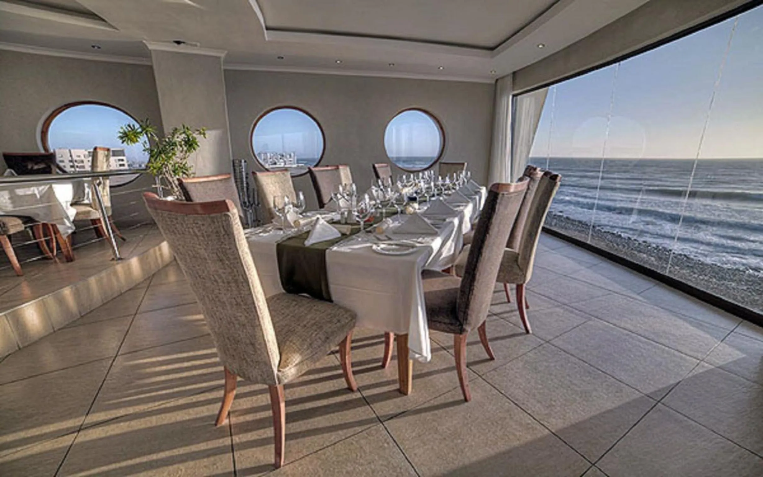 Restaurant/places to eat in Beach Lodge