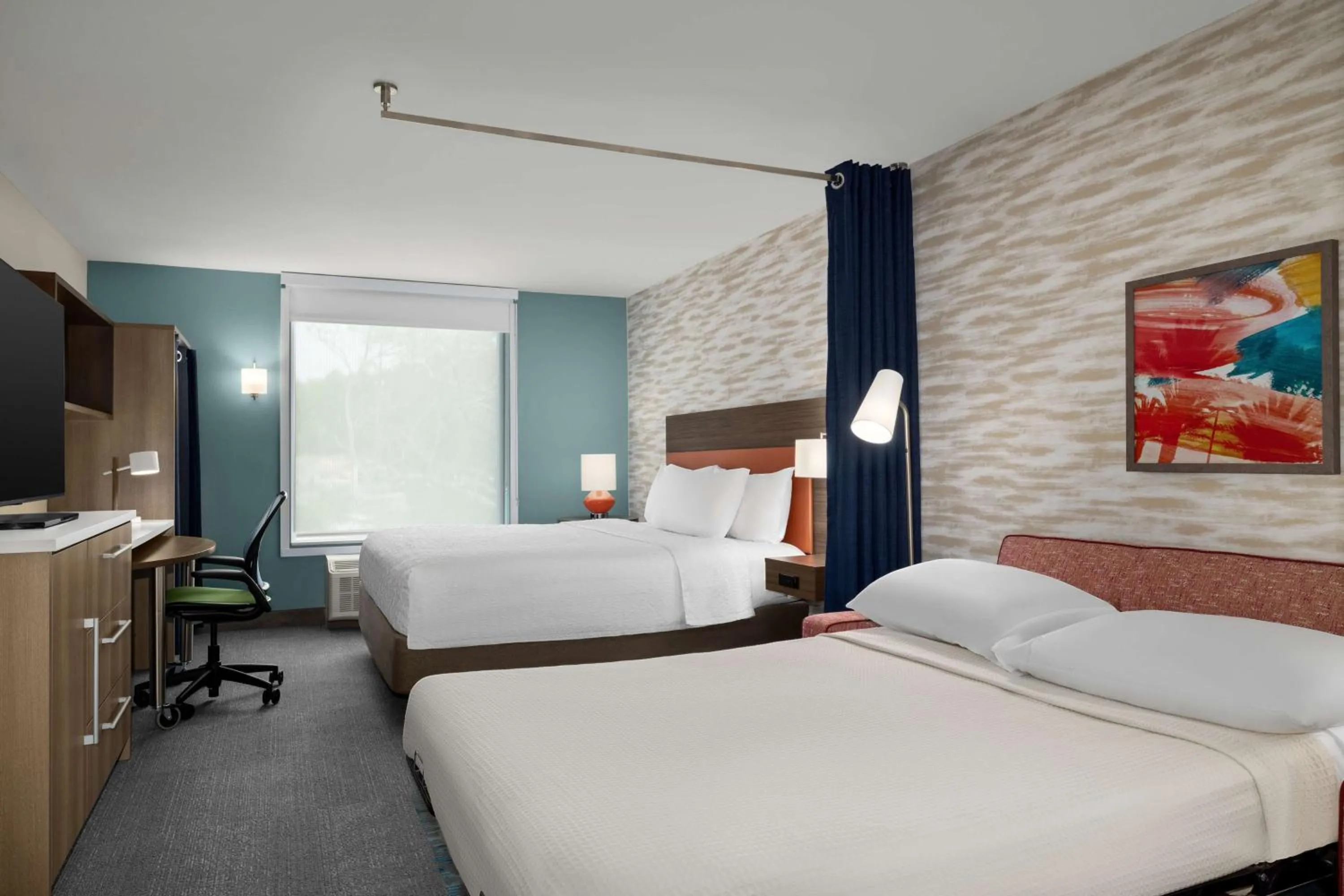 Living room, Bed in Home2 Suites By Hilton Niceville Eglin Air Force Base