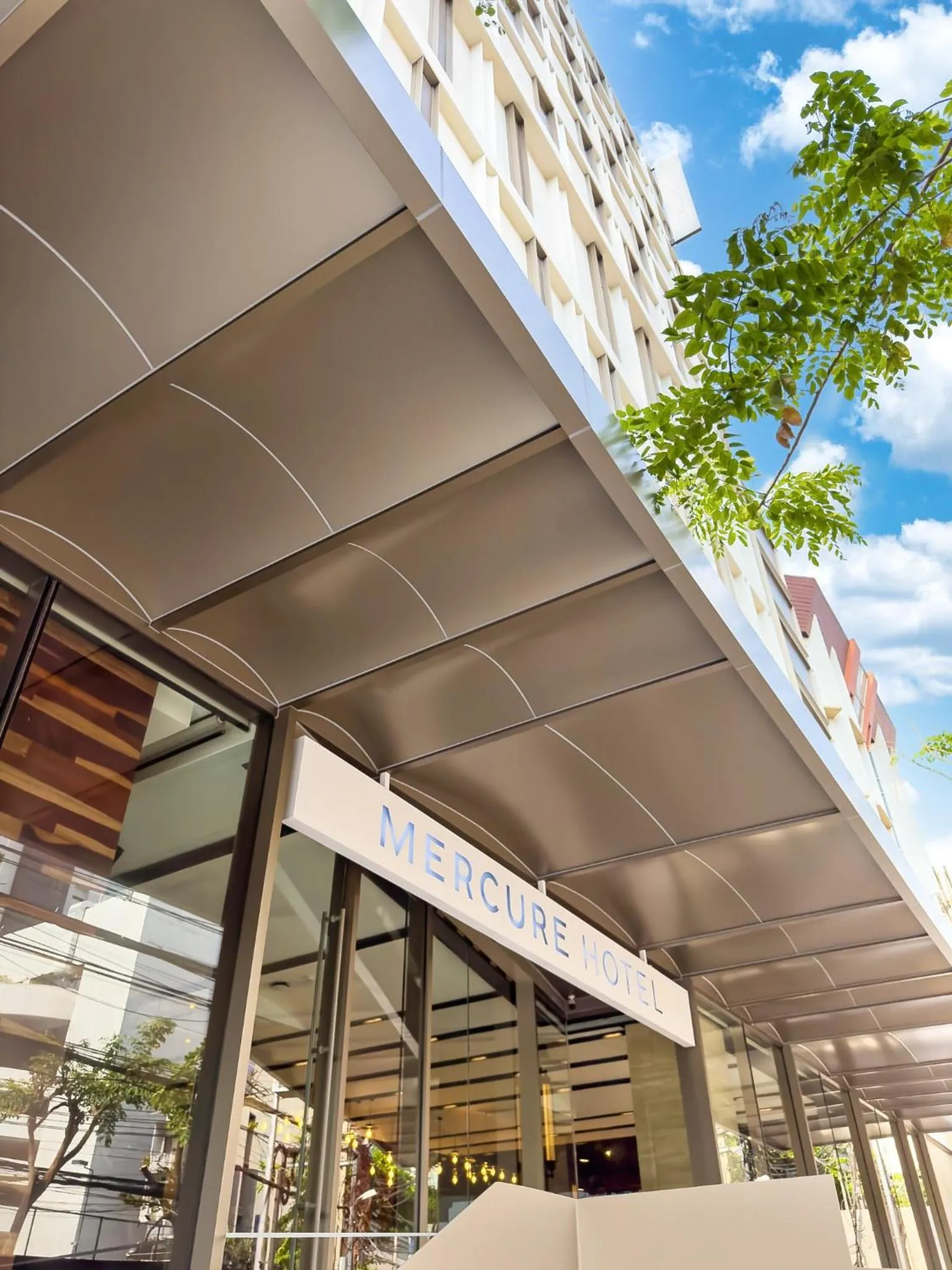 Property building in Mercure Bangkok Surawong