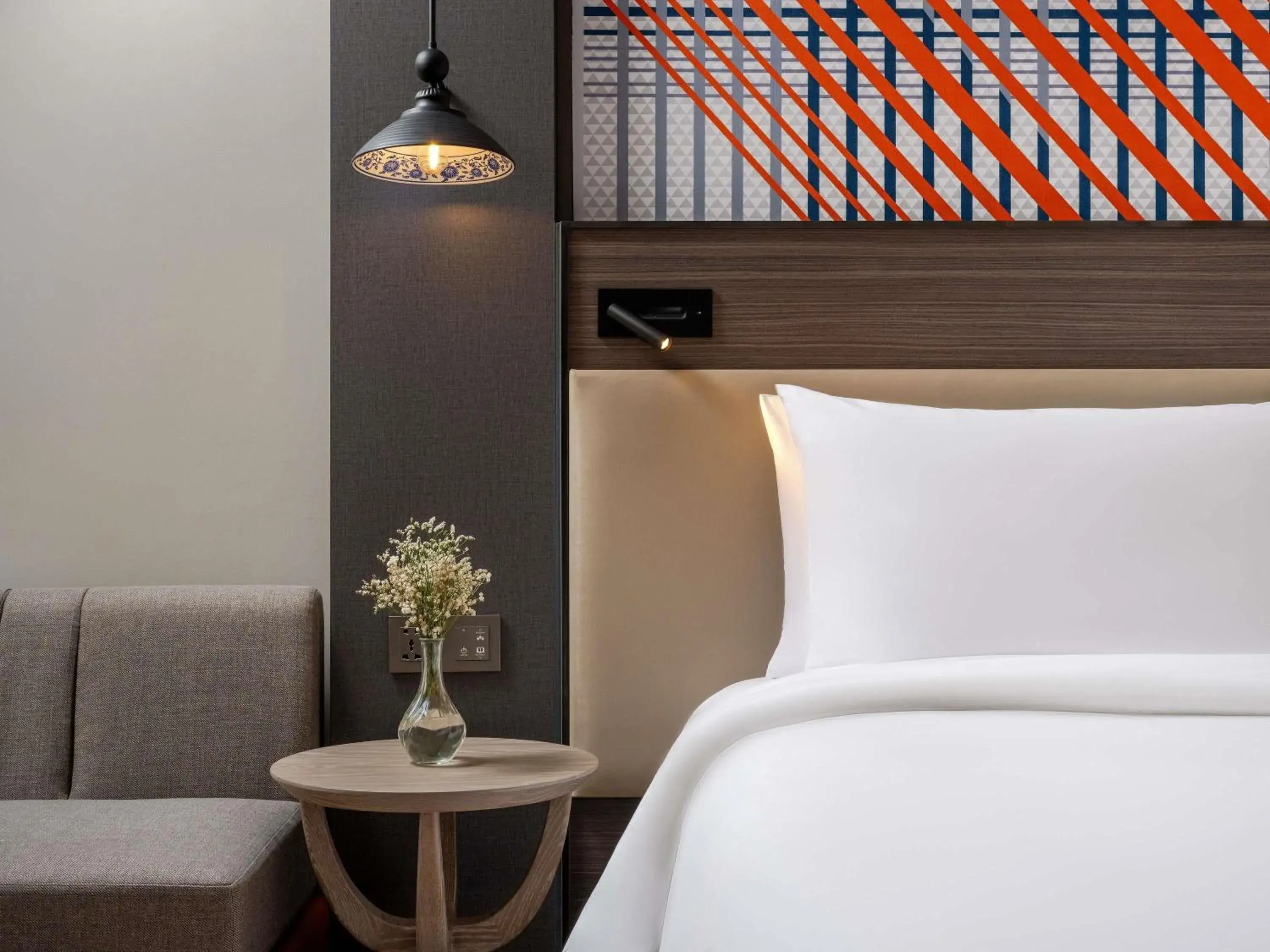 Classic King Room in Mercure Bangkok Surawong Classic King Room in Mercure Bangkok Surawong