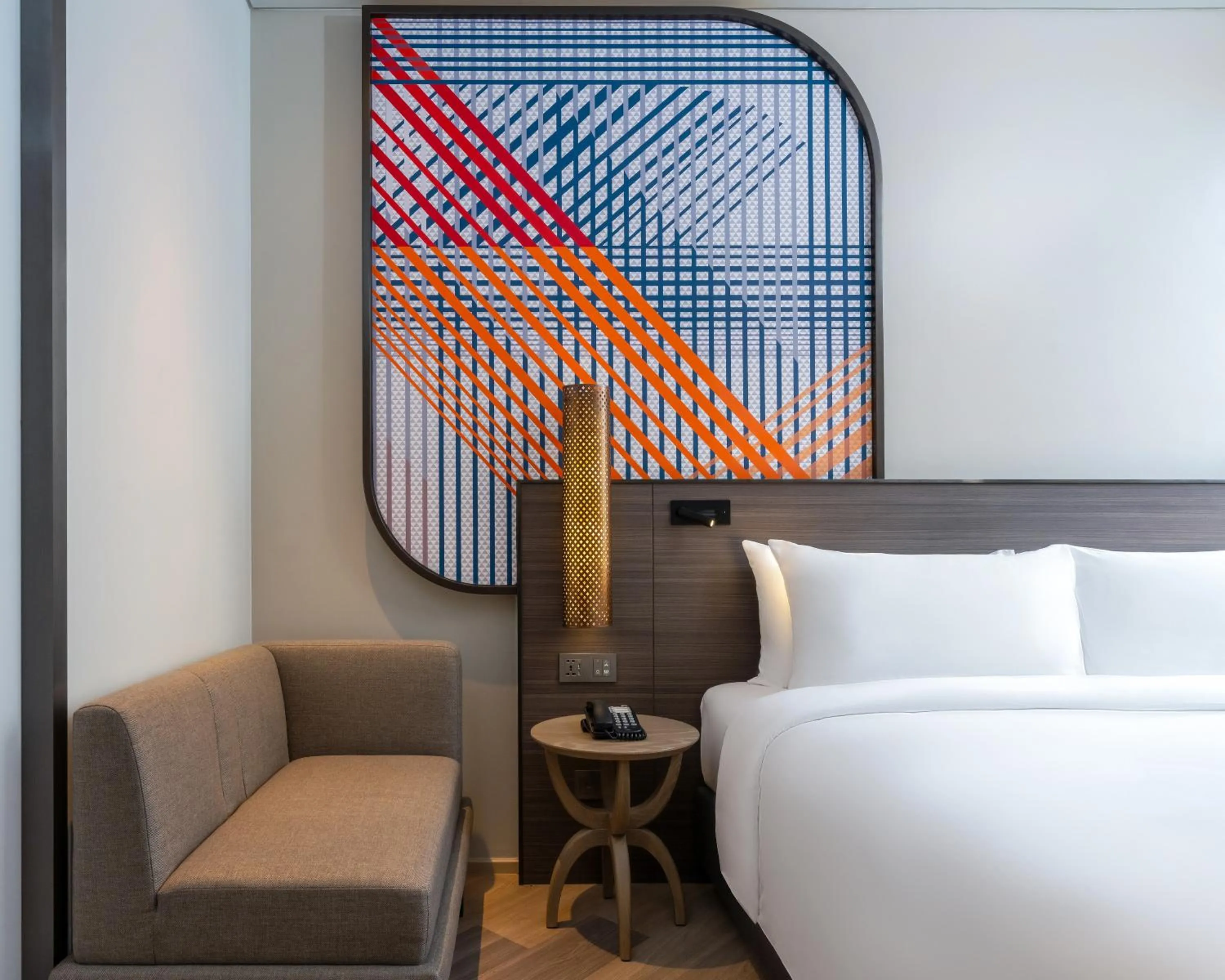 Seating area, Bed in Mercure Bangkok Surawong