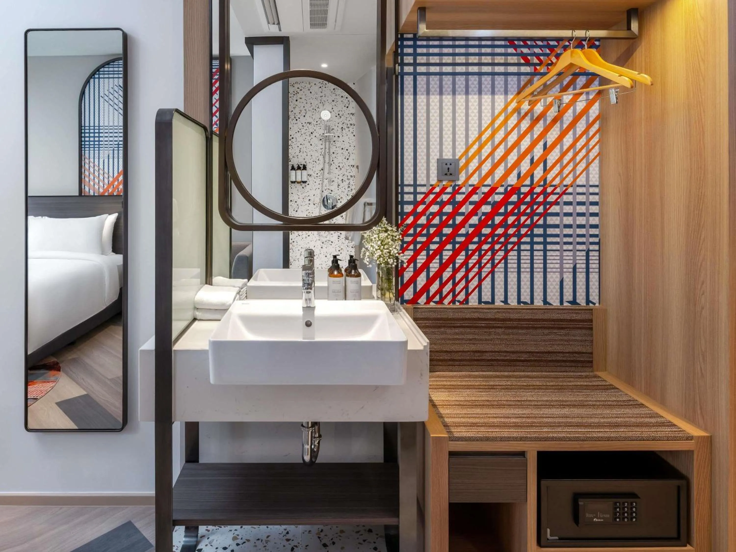 Bedroom, Bed in Mercure Bangkok Surawong