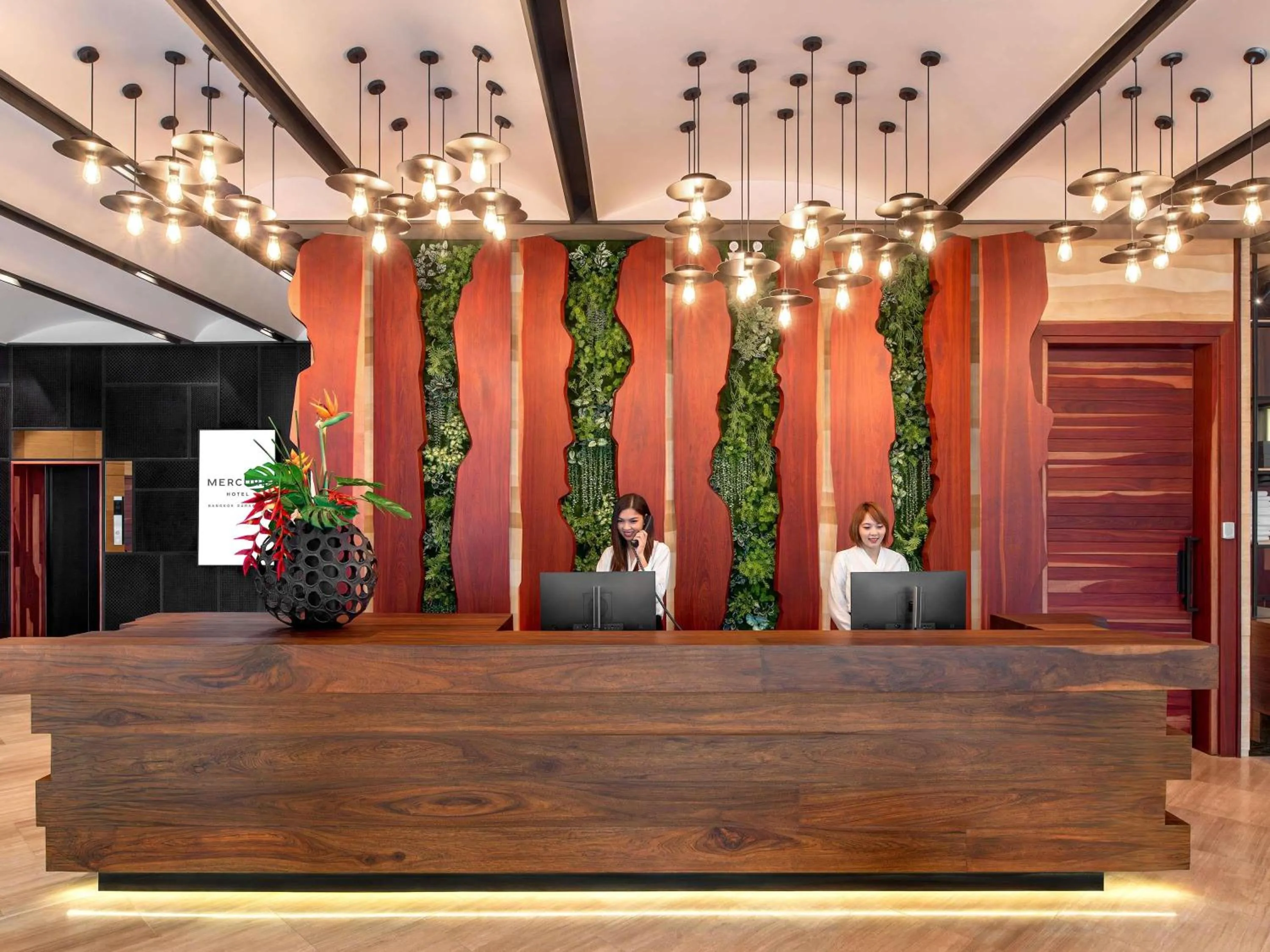 Property building in Mercure Bangkok Surawong