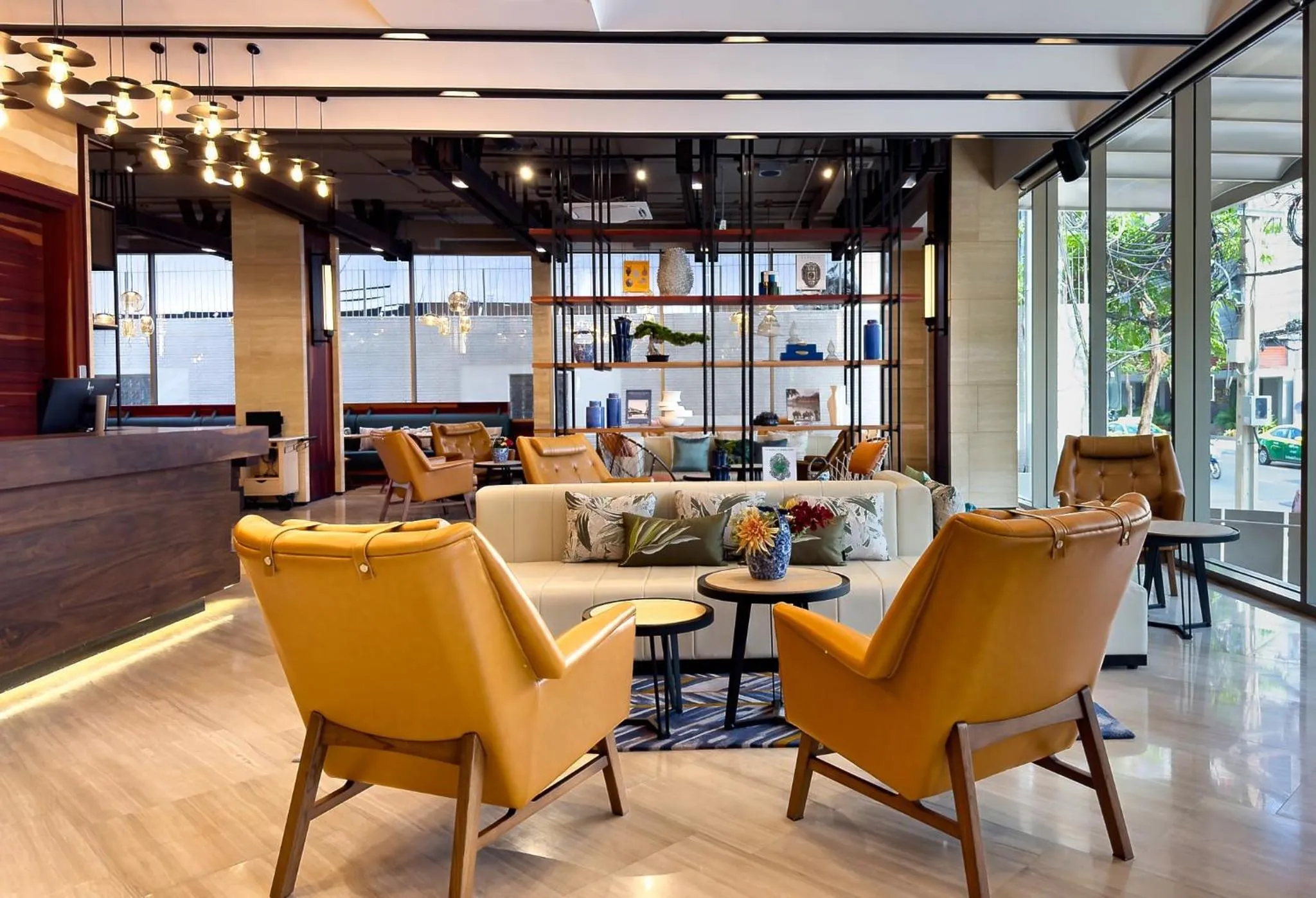 Lobby or reception in Mercure Bangkok Surawong