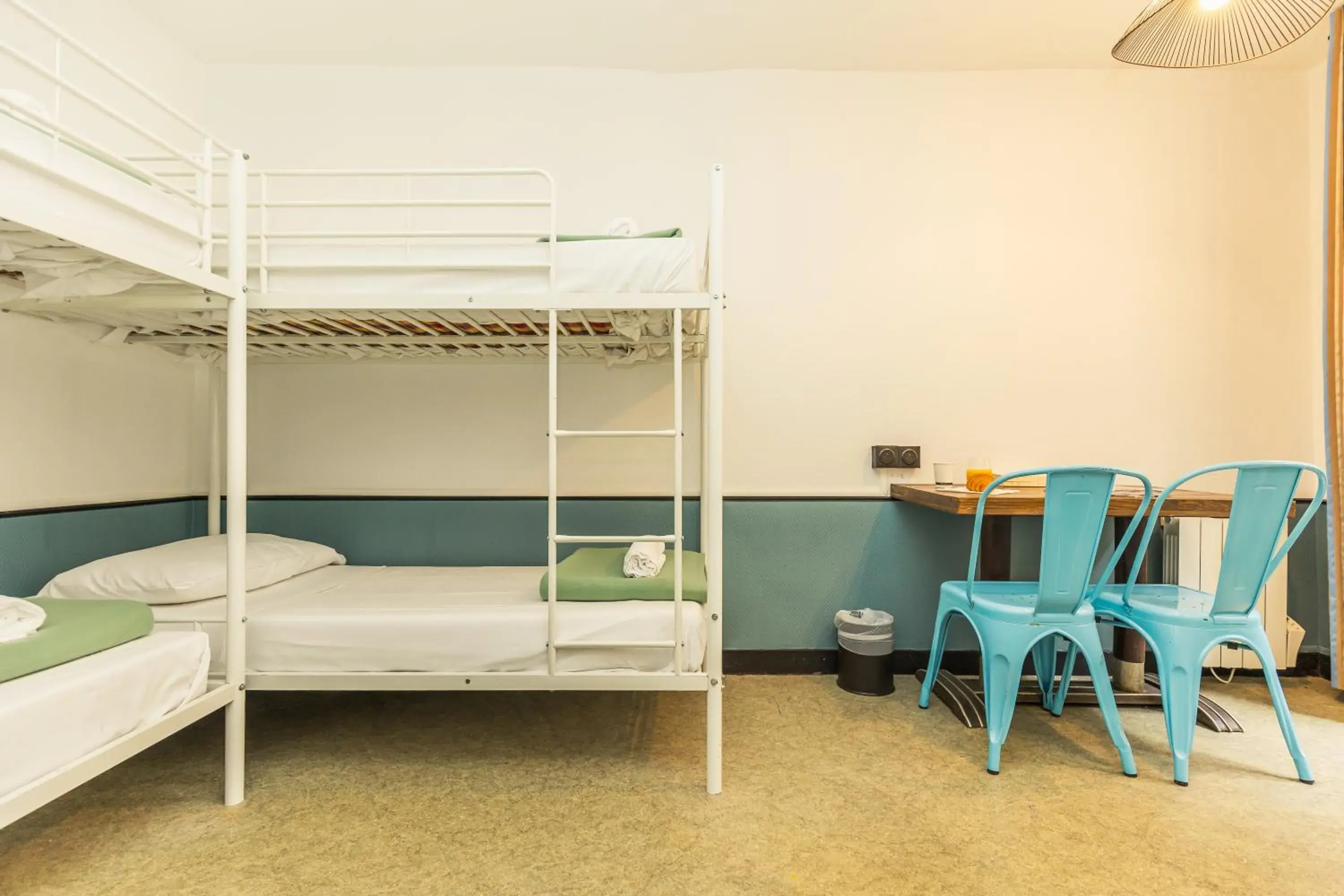 Quadruple Room with Private Shower in Young and Happy Latin Quarter by Hiphophostels Quadruple Room with Private Shower in Young and Happy Latin Quarter by Hiphophostels