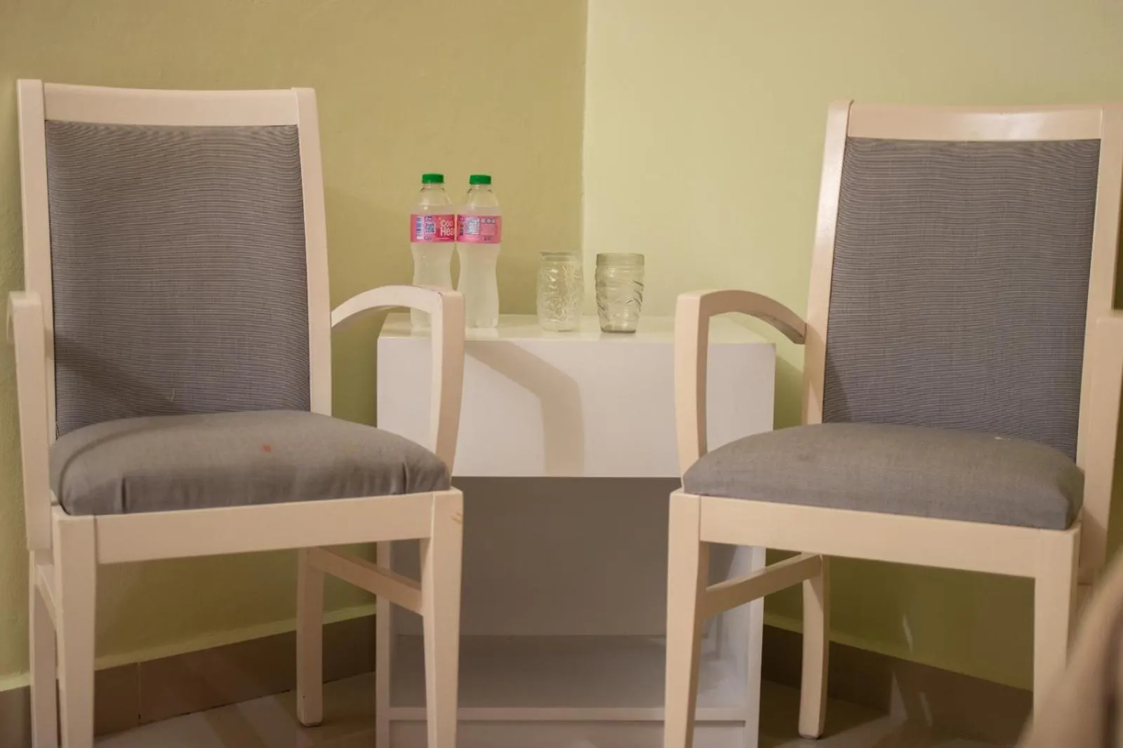 Seating area in Diosamar Hotel y Suites