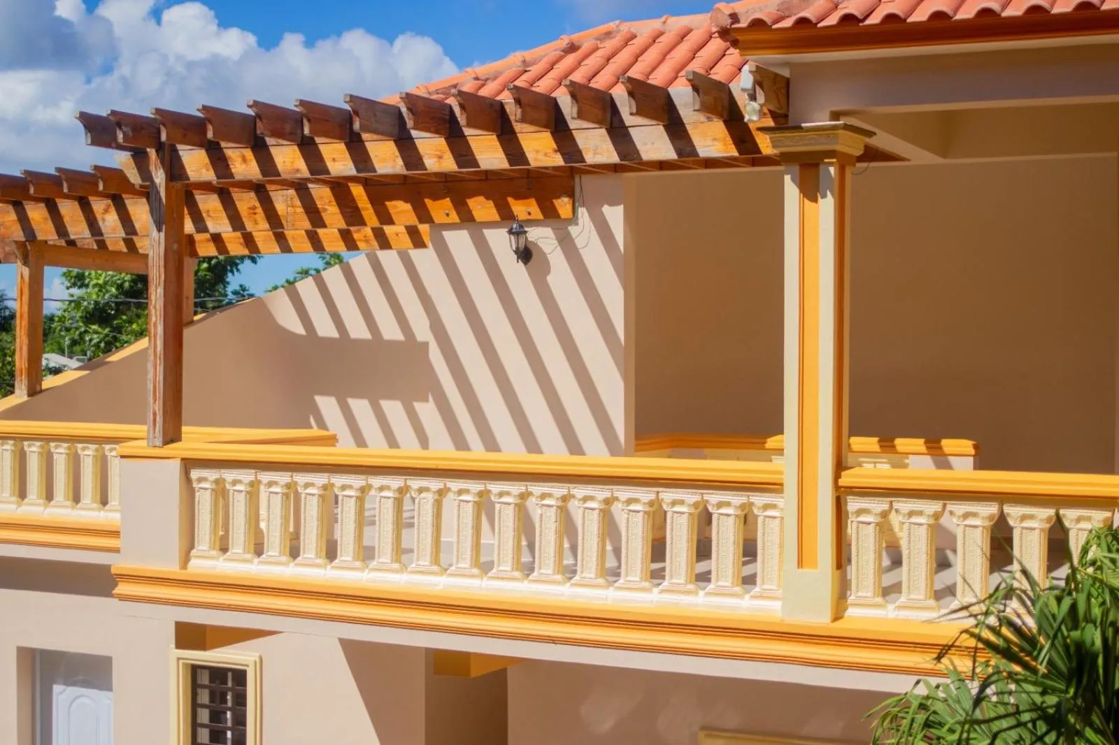 Property building in Diosamar Hotel y Suites