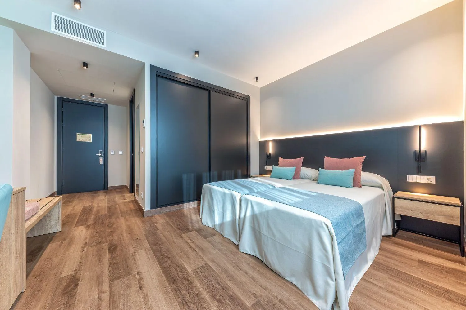 Bed in UNIVERSA Hoteles