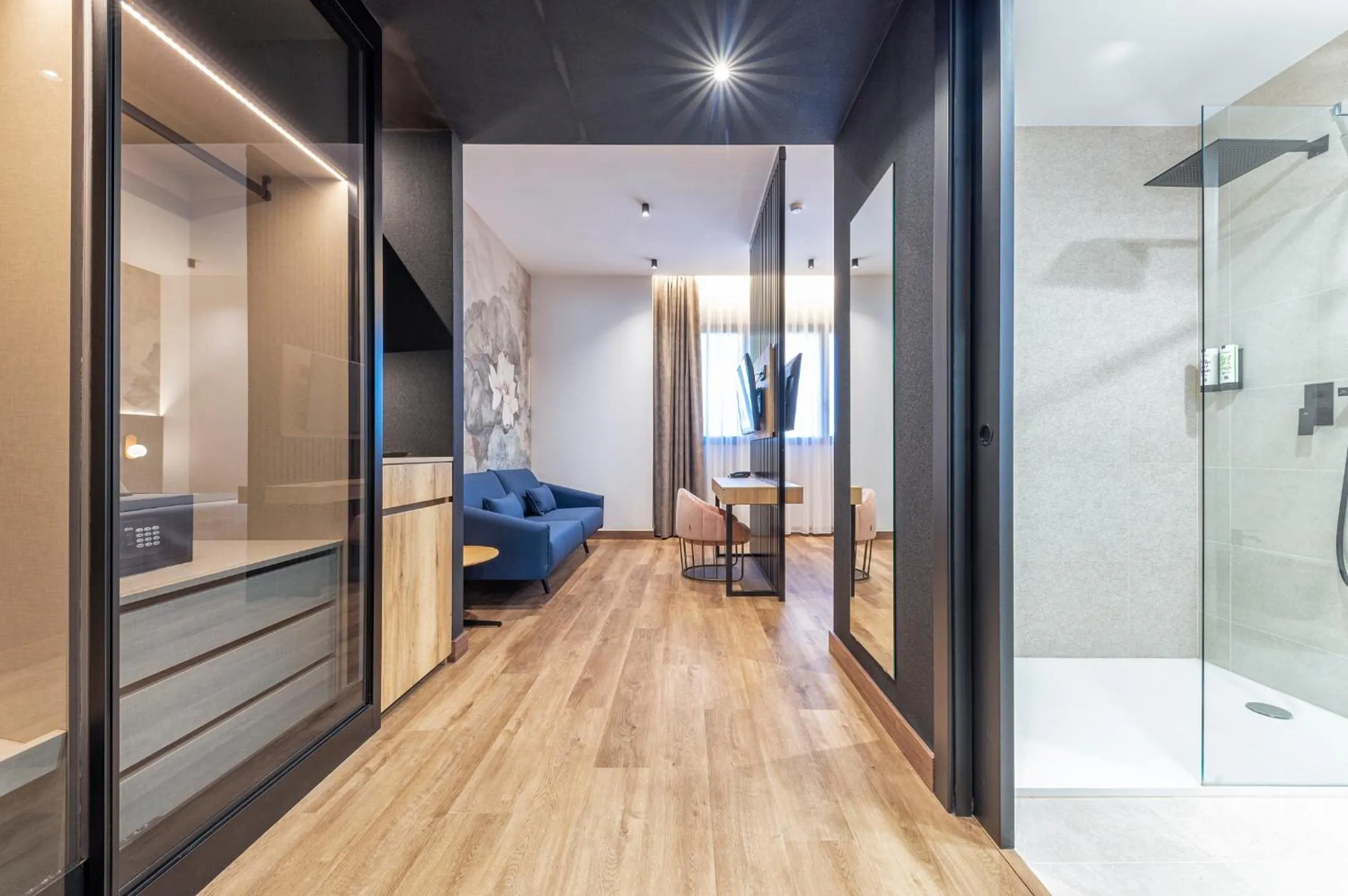 Shower in UNIVERSA Hoteles