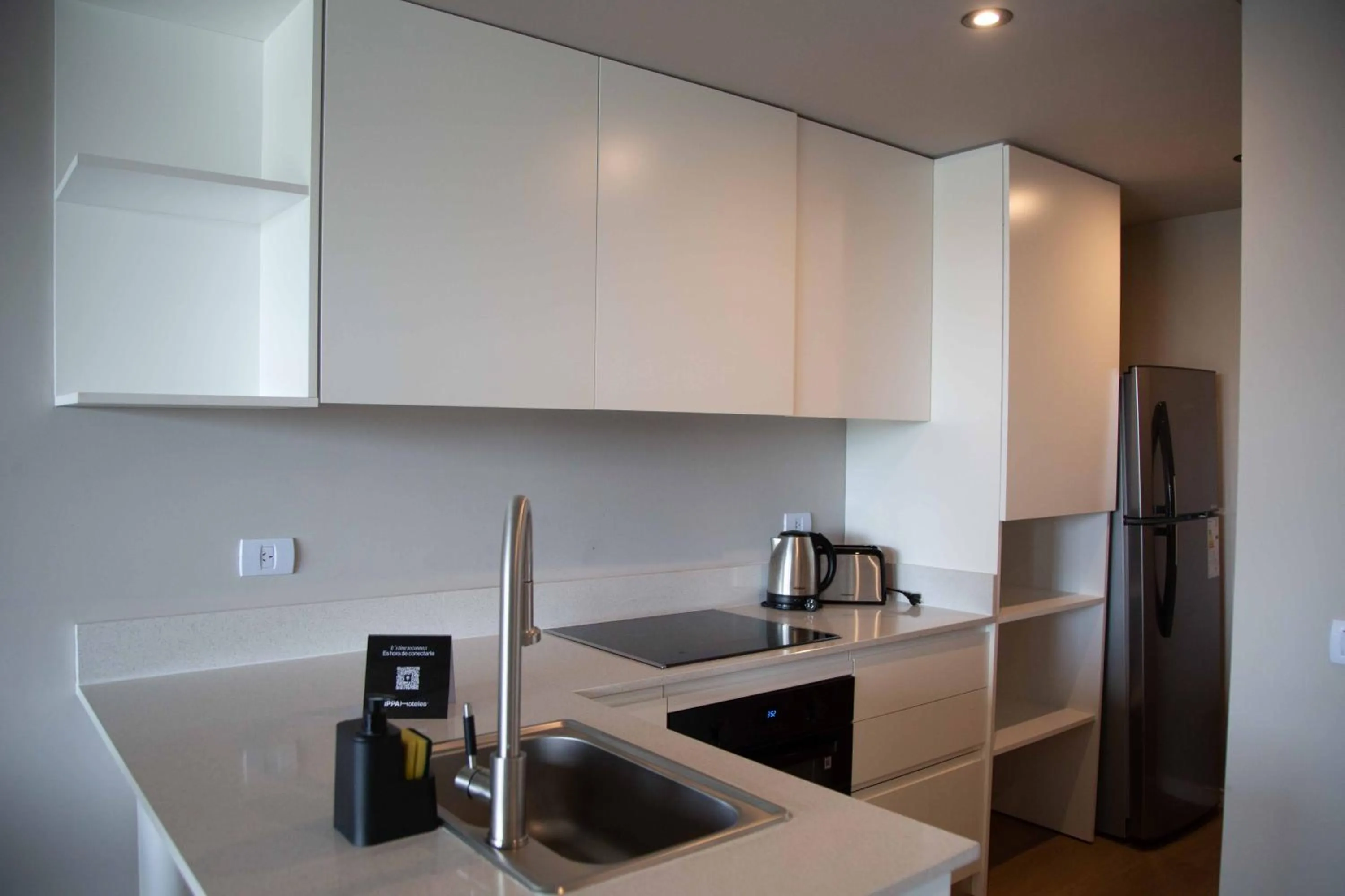 kitchen in Milenia Soho by iPPA