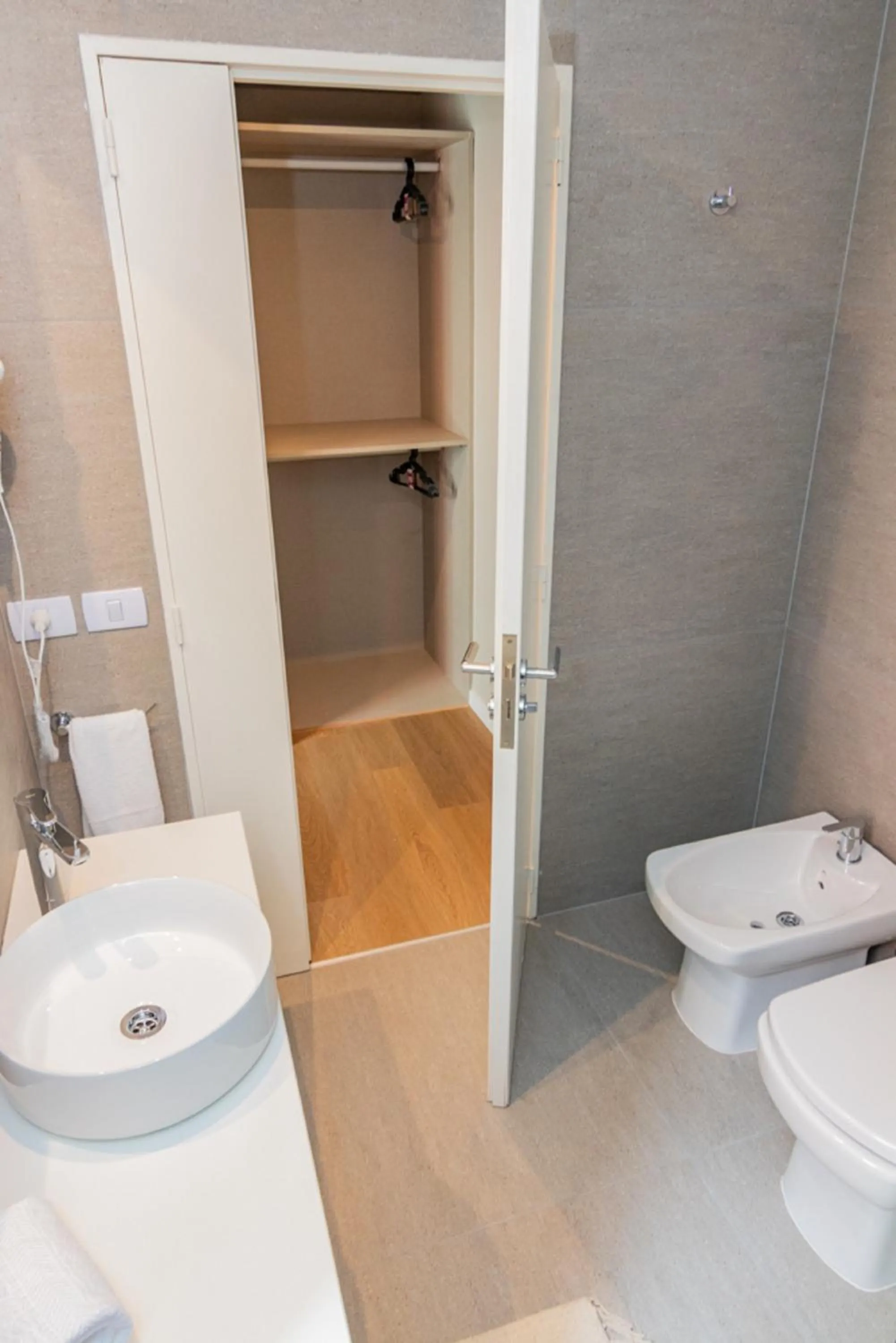 Bathroom in Milenia Soho by iPPA