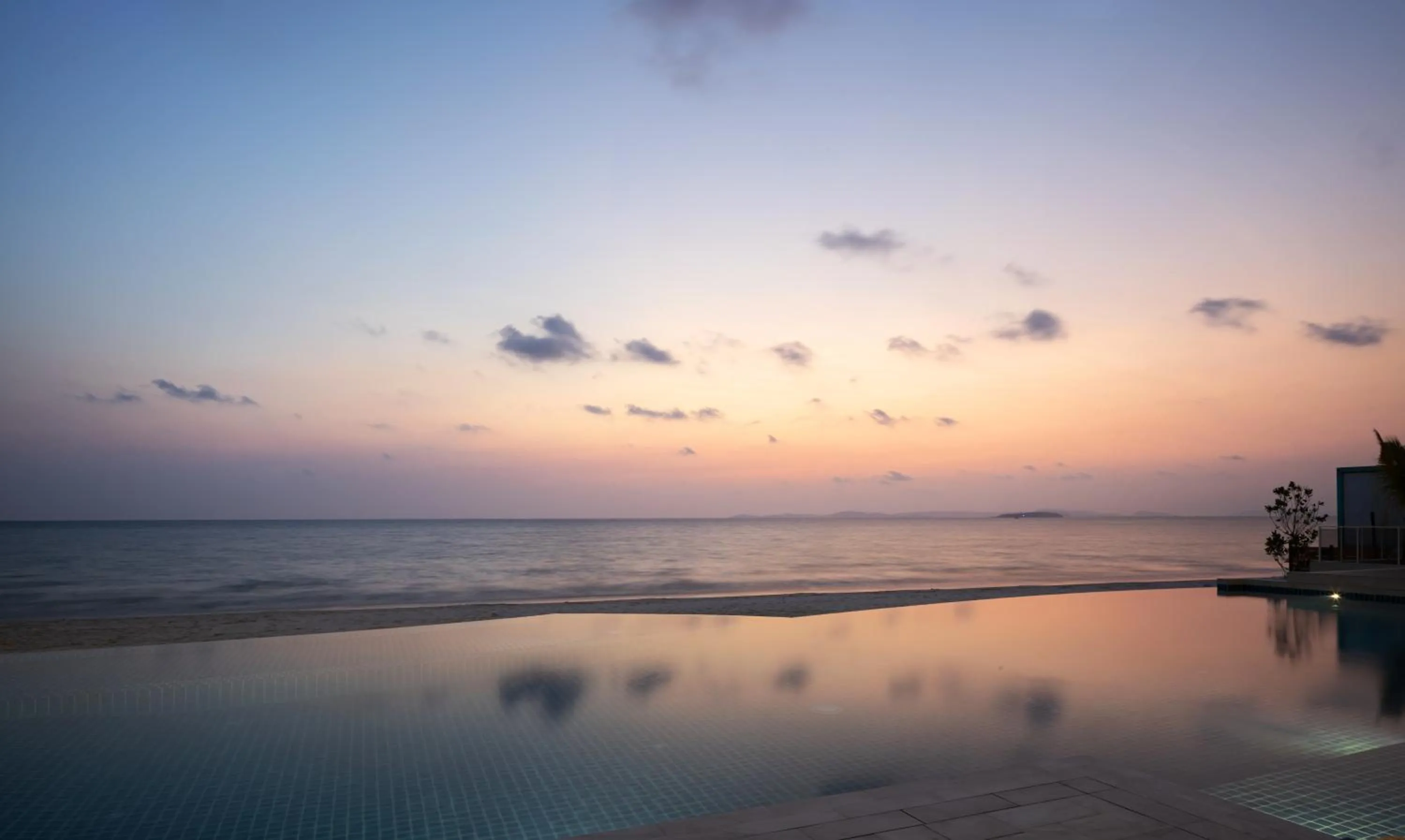 Swimming pool in Novotel Sihanoukville Holiday Resort