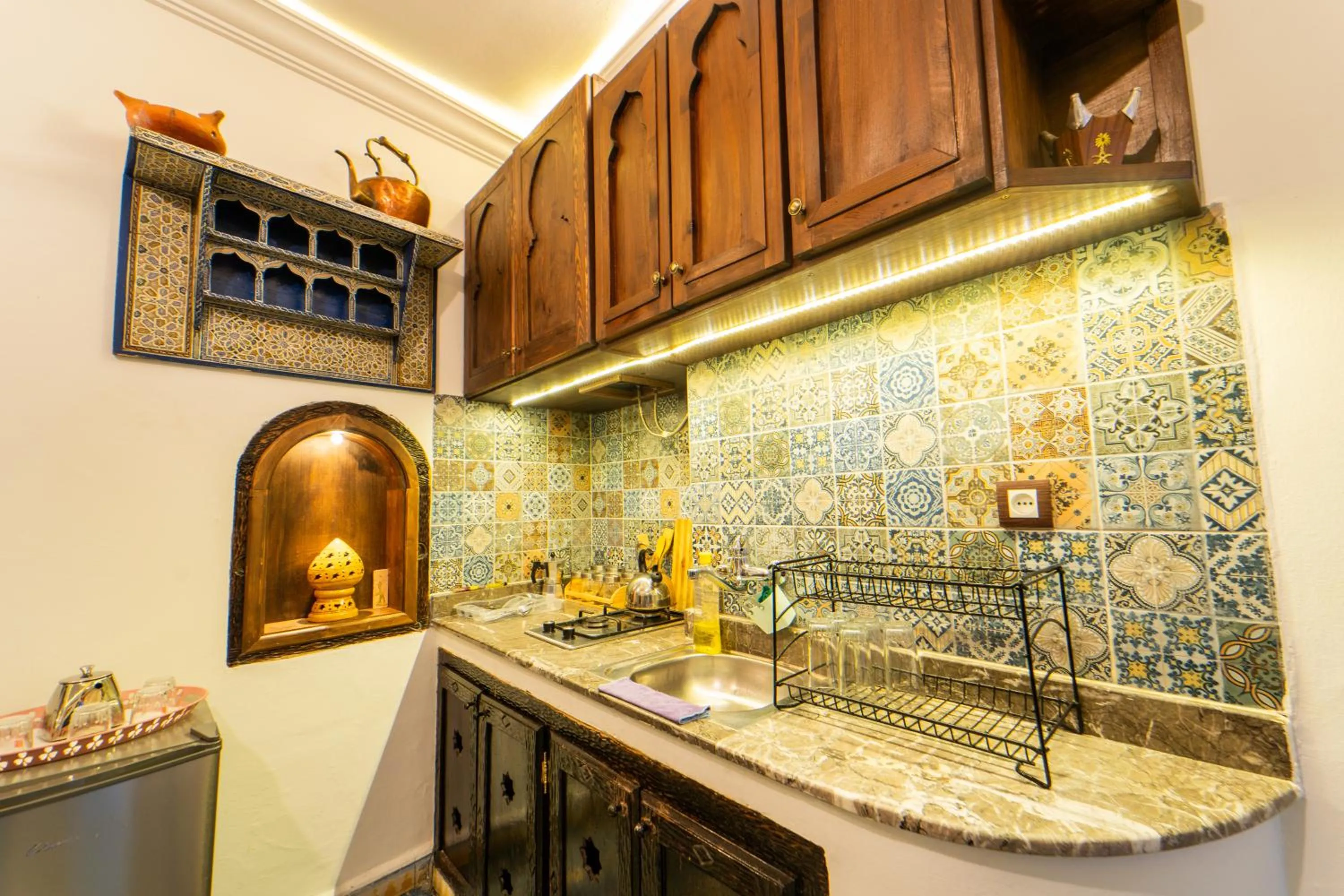Kitchen or kitchenette in DAR NOKHBA INN