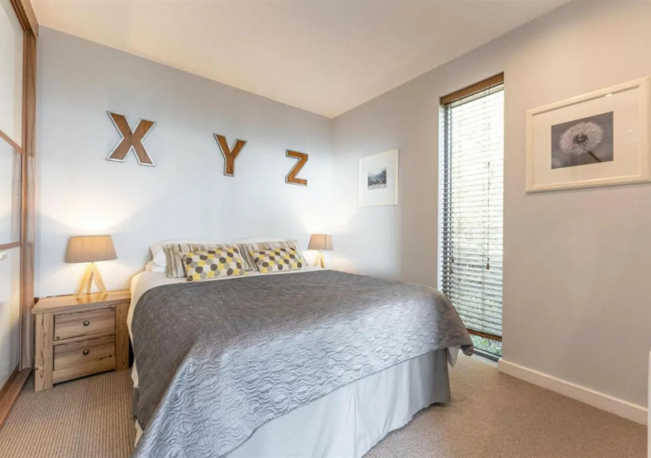 Bedroom, Bed in Cottage In The Wood