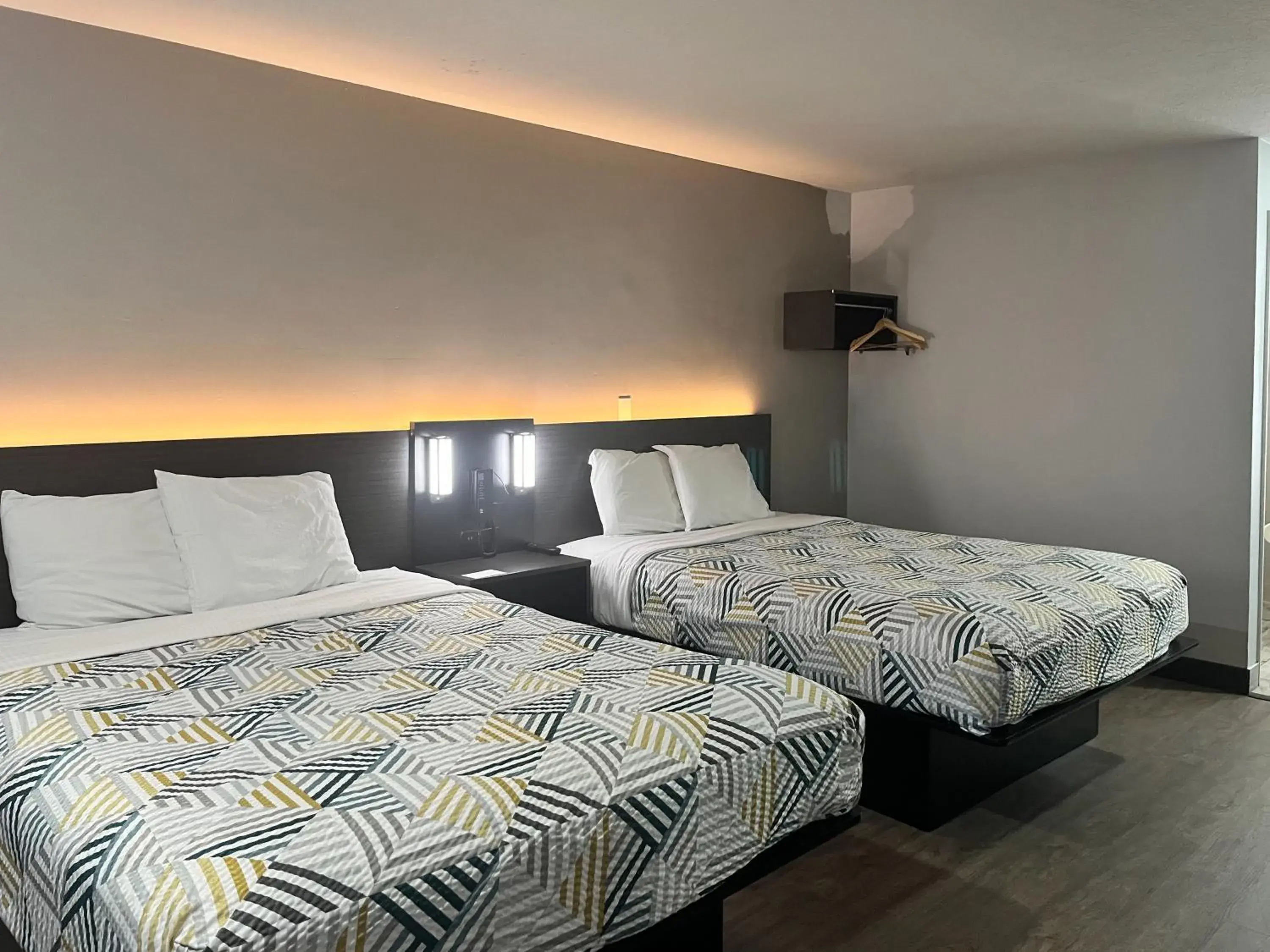 Deluxe Queen Room with Two Queen Beds - Non-Smoking in Studio 6 Ogden, UT 21st Street Deluxe Queen Room with Two Queen Beds - Non-Smoking in Studio 6 Ogden, UT 21st Street