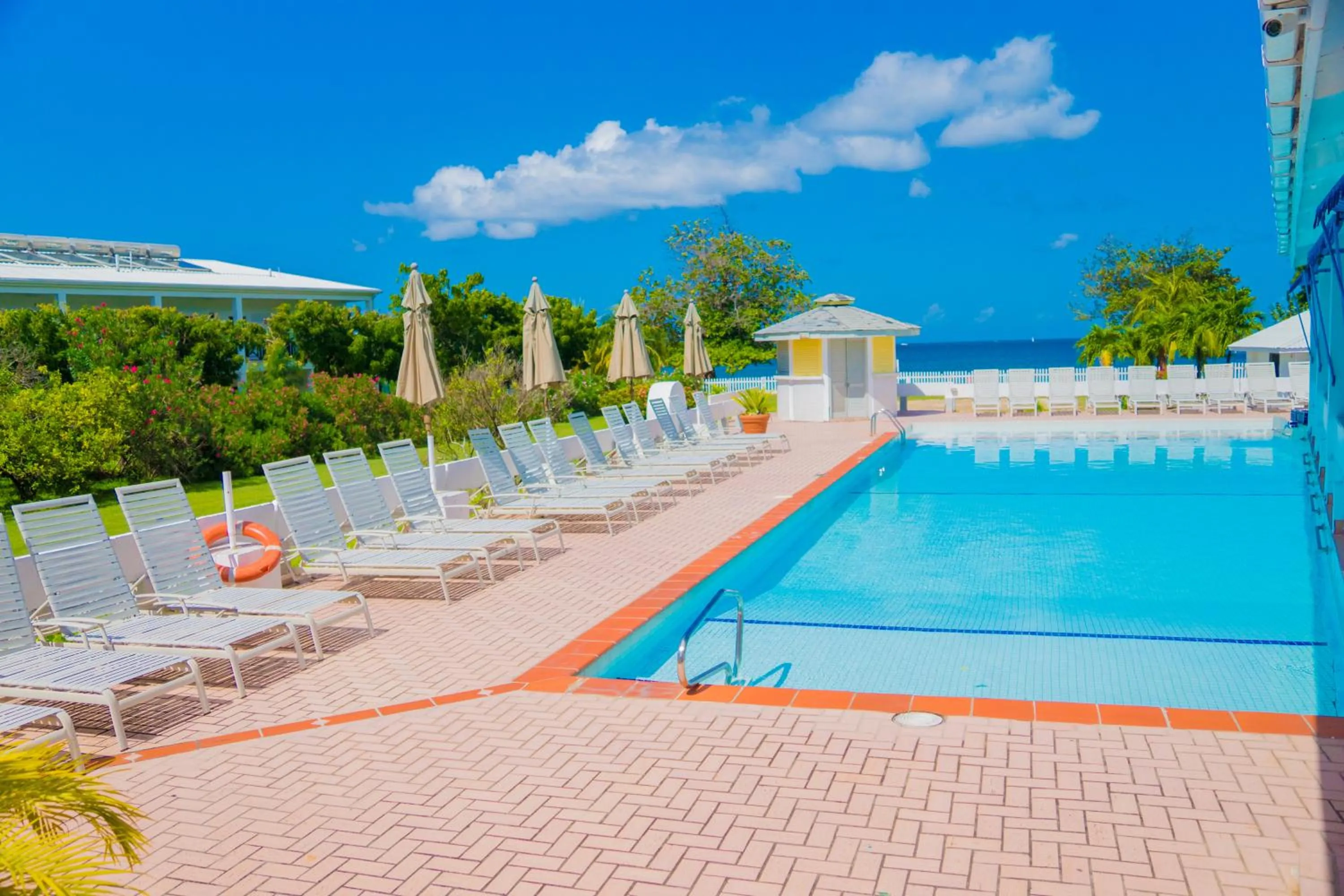 Day in Allamanda Beach Resort