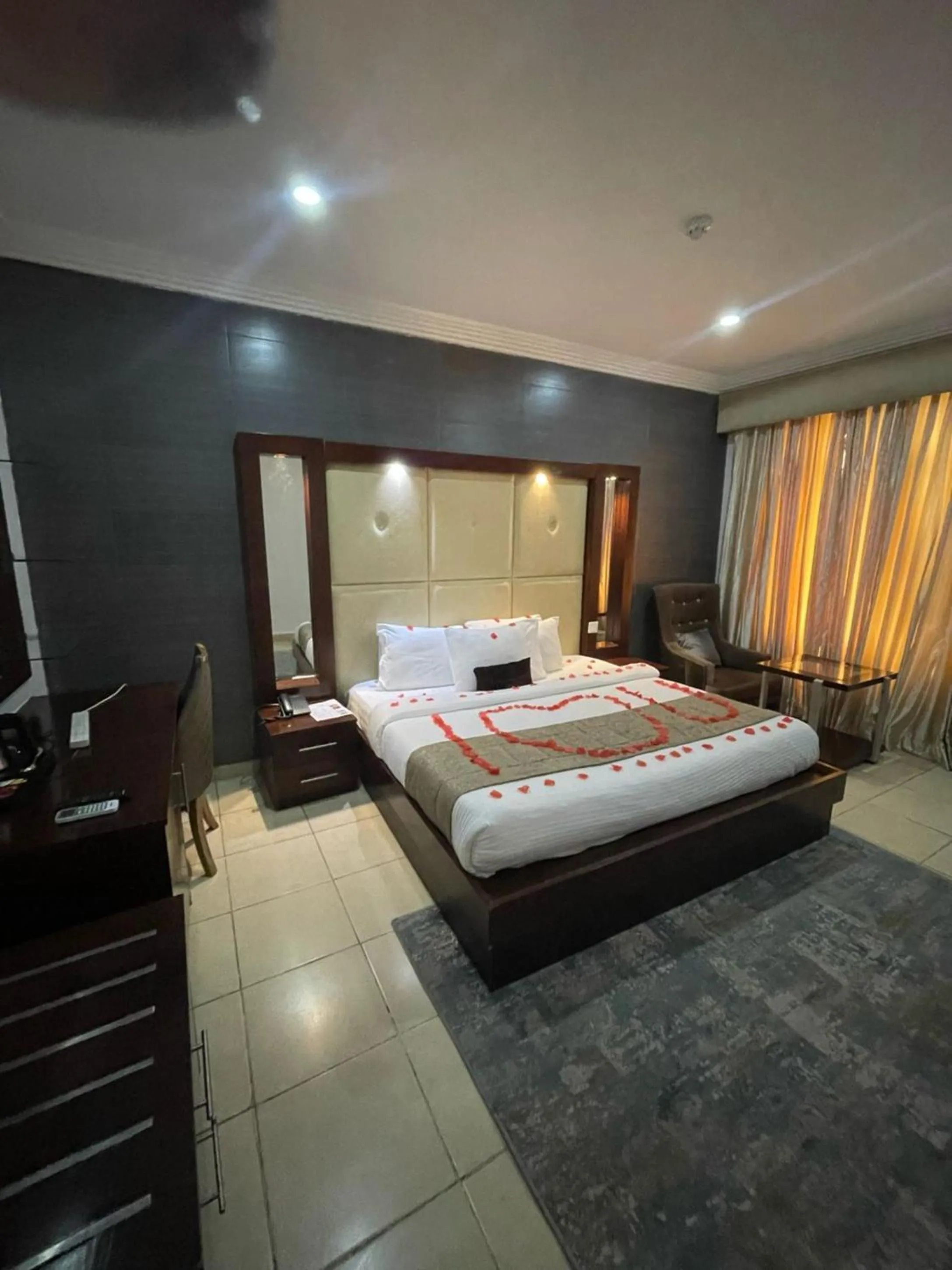 Bedroom, Bed in Palazzo Dumont Hotel Chevron