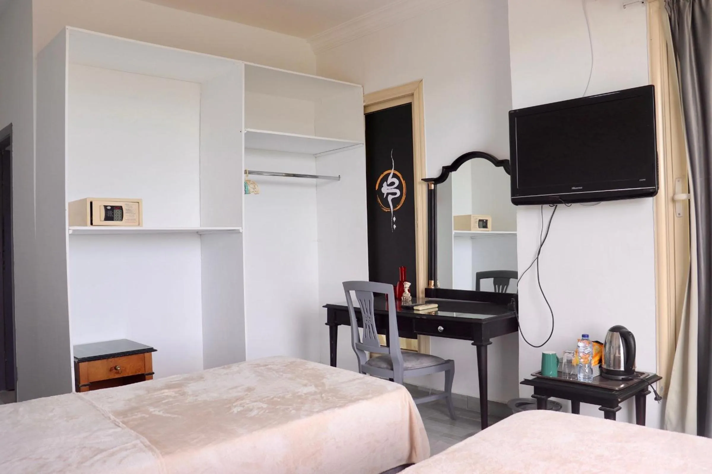 TV and multimedia, Bed in K Boutique Hotel MedSpa-Pyramids & Grand Egyptian Museum