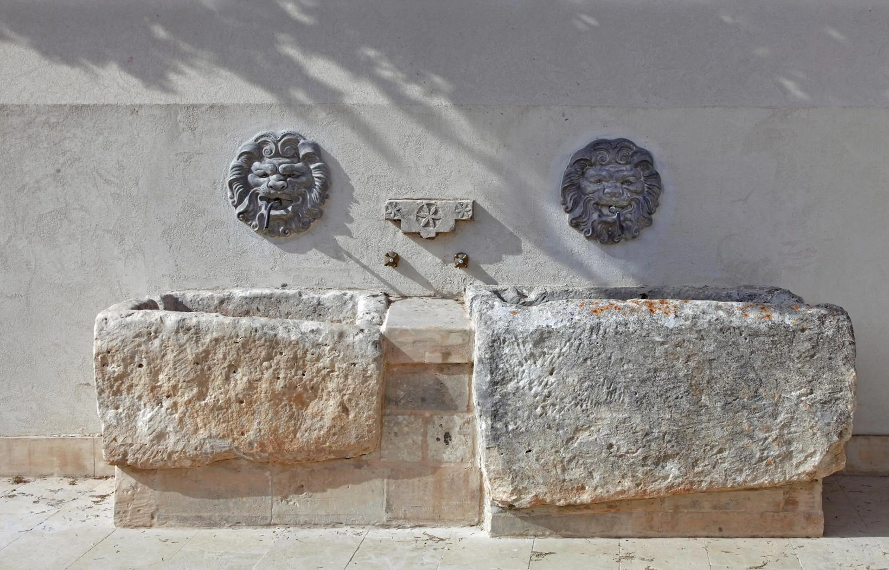 Property building in Casal Sikelio