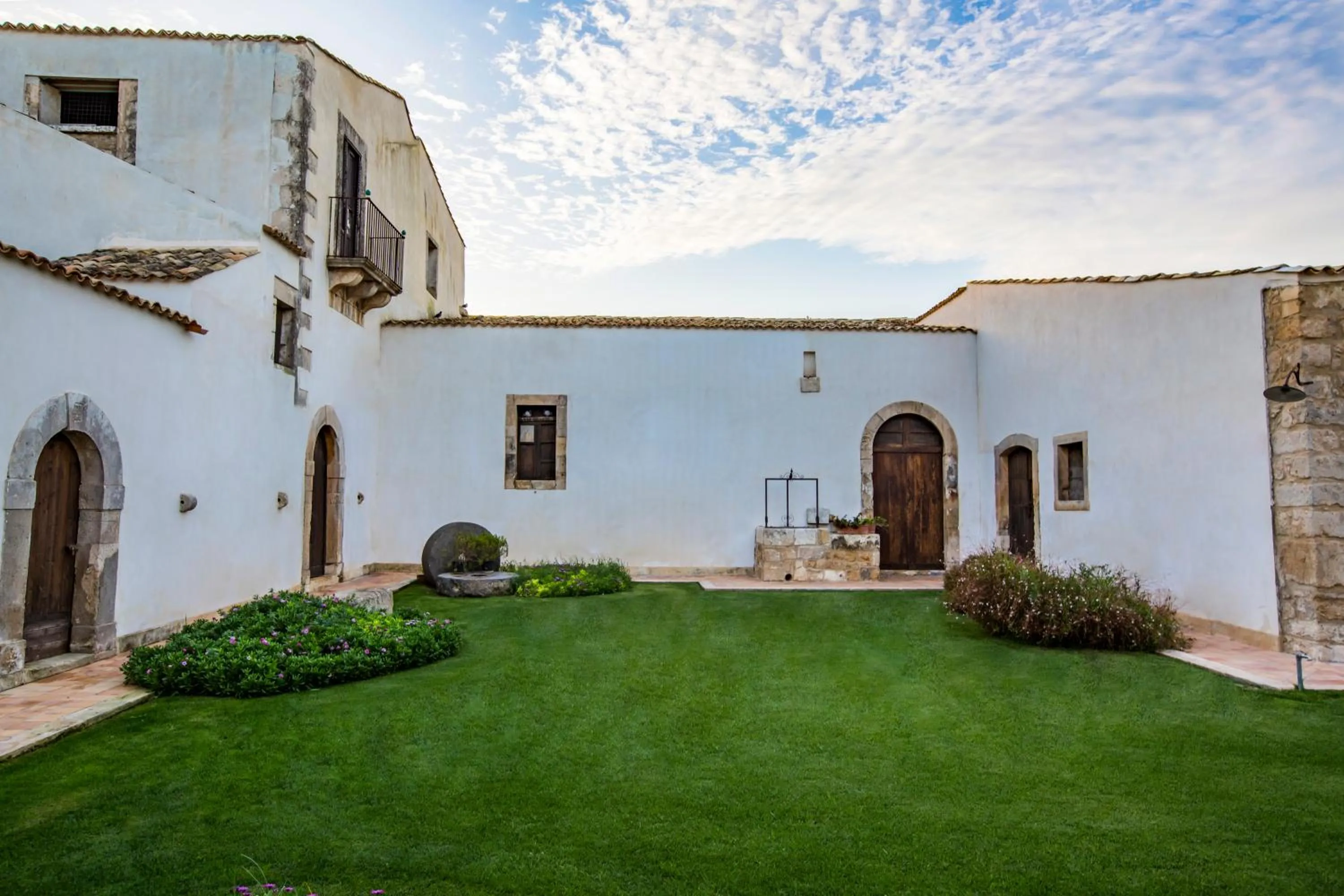 Property building in Casal Sikelio