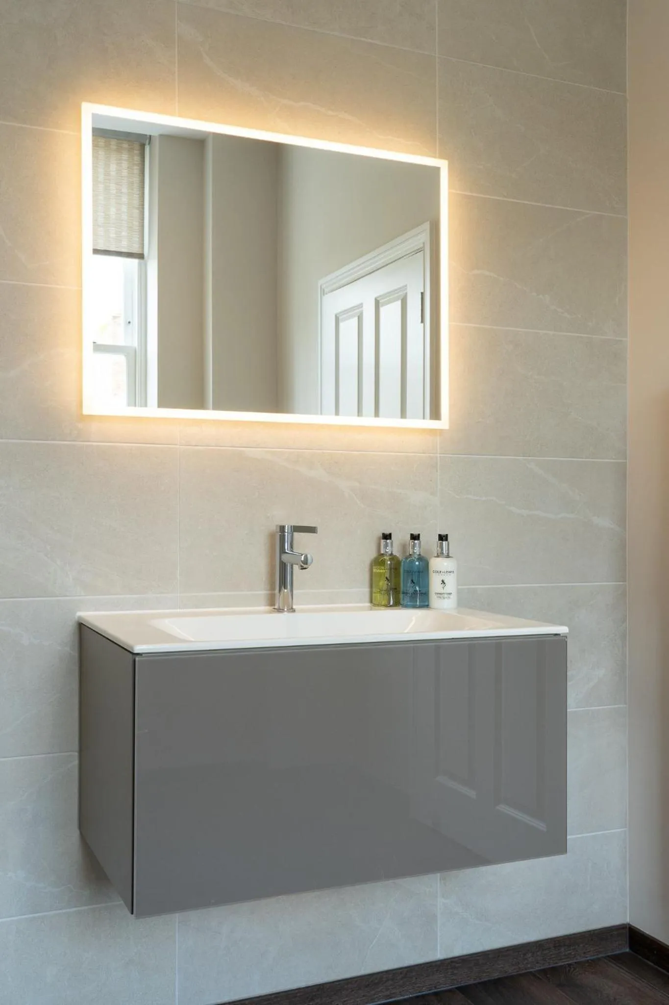 The Halston Carlisle