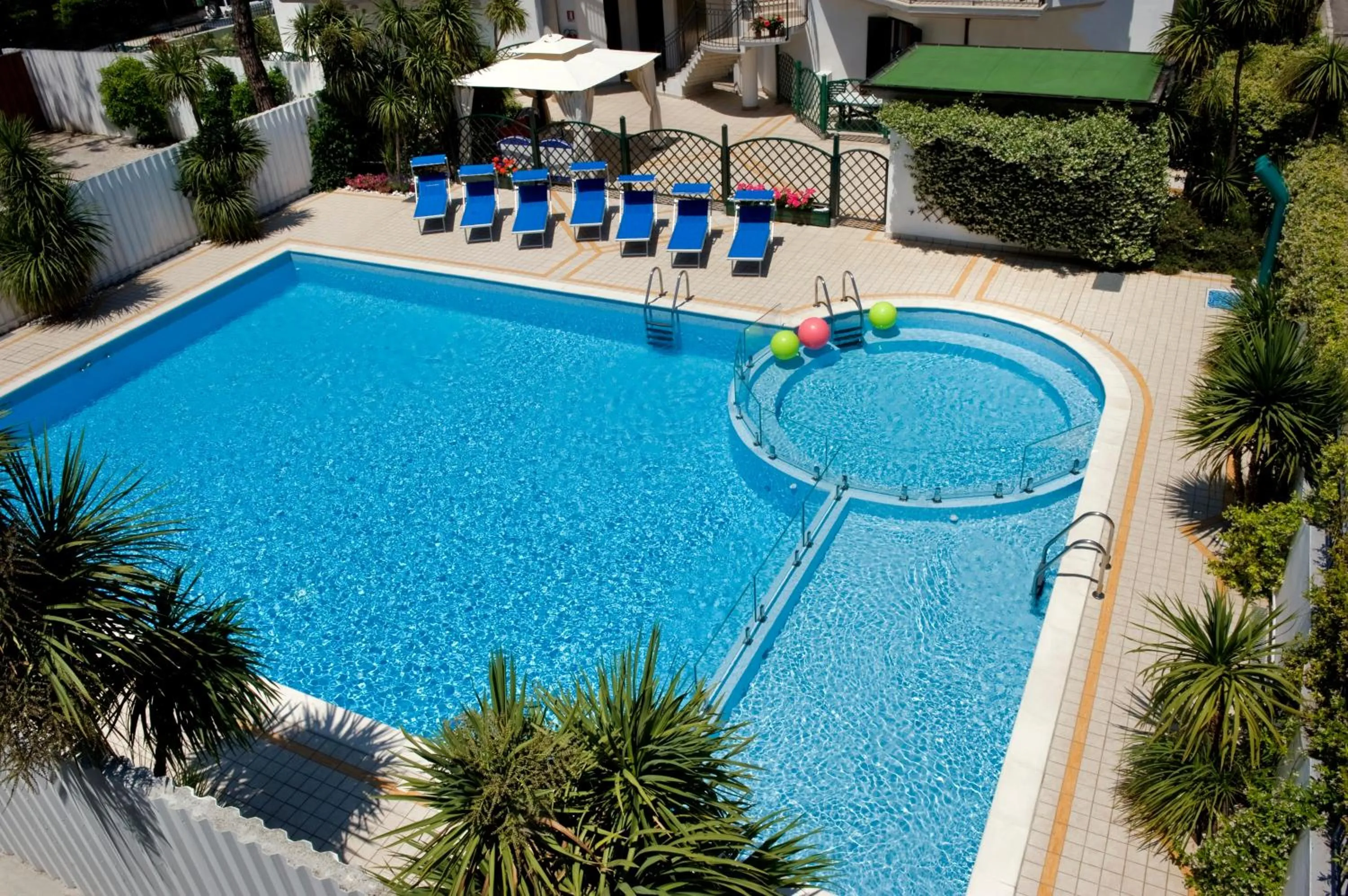 Swimming pool in Residence Acquamarina
