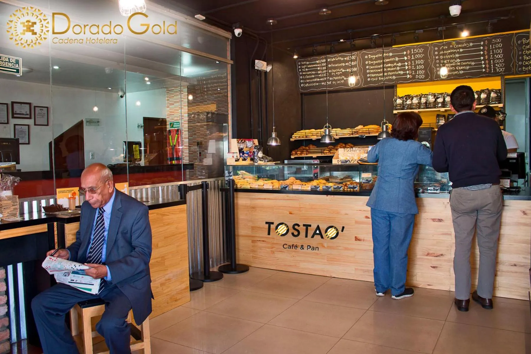 People in Hotel Dorado Gold