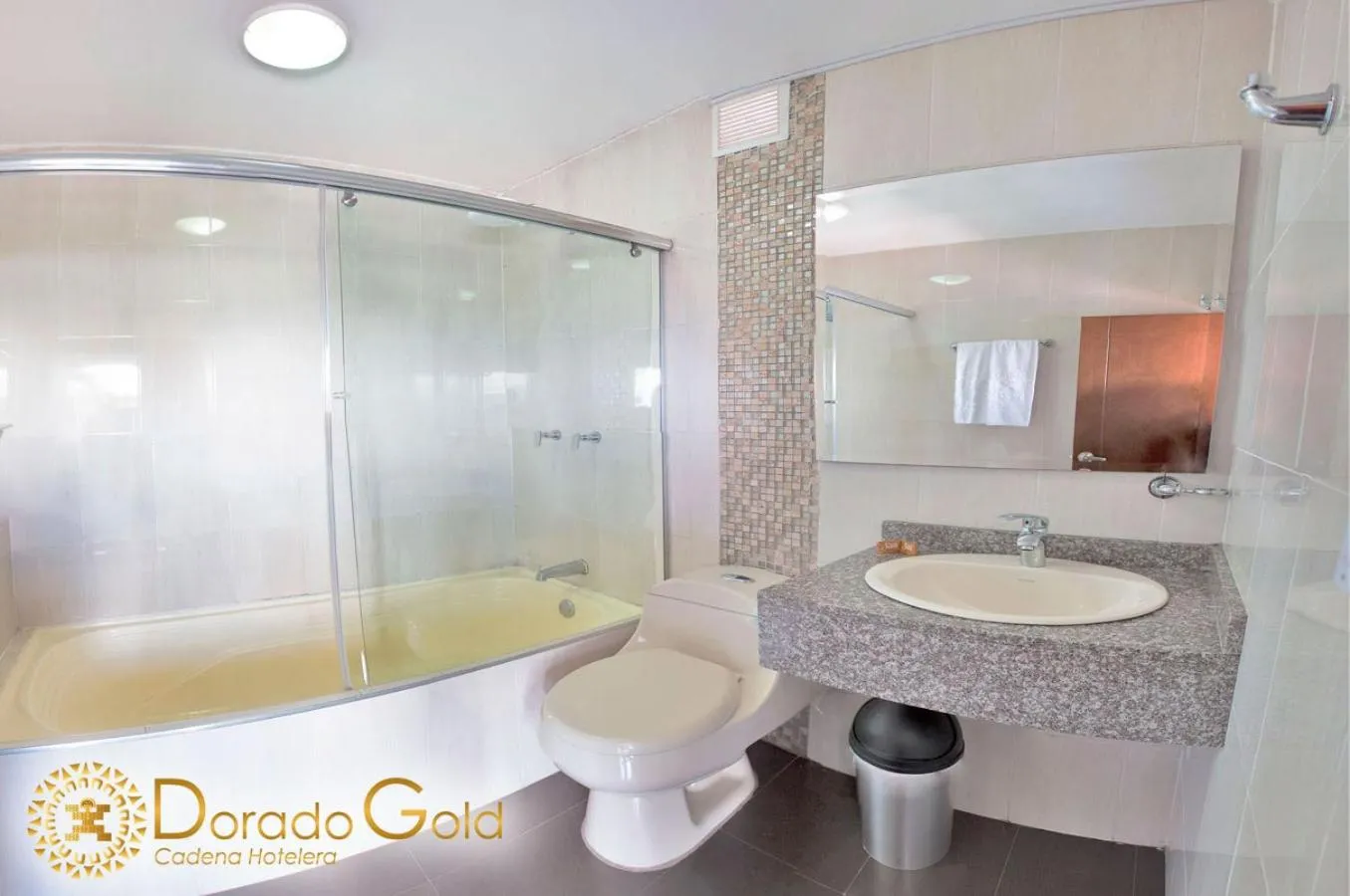 Shower in Hotel Dorado Gold