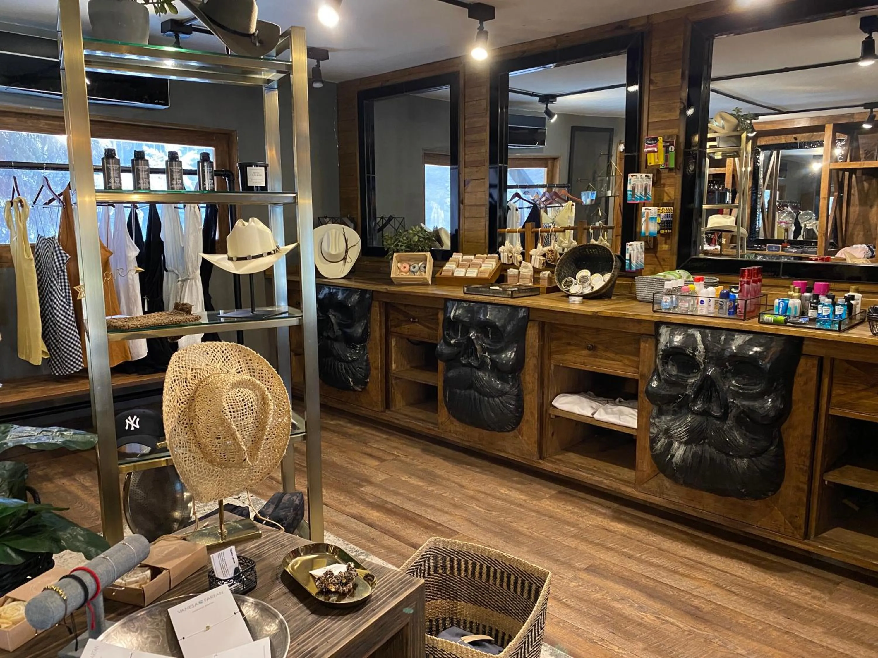 On-site shops in Hacienda Los Picachos