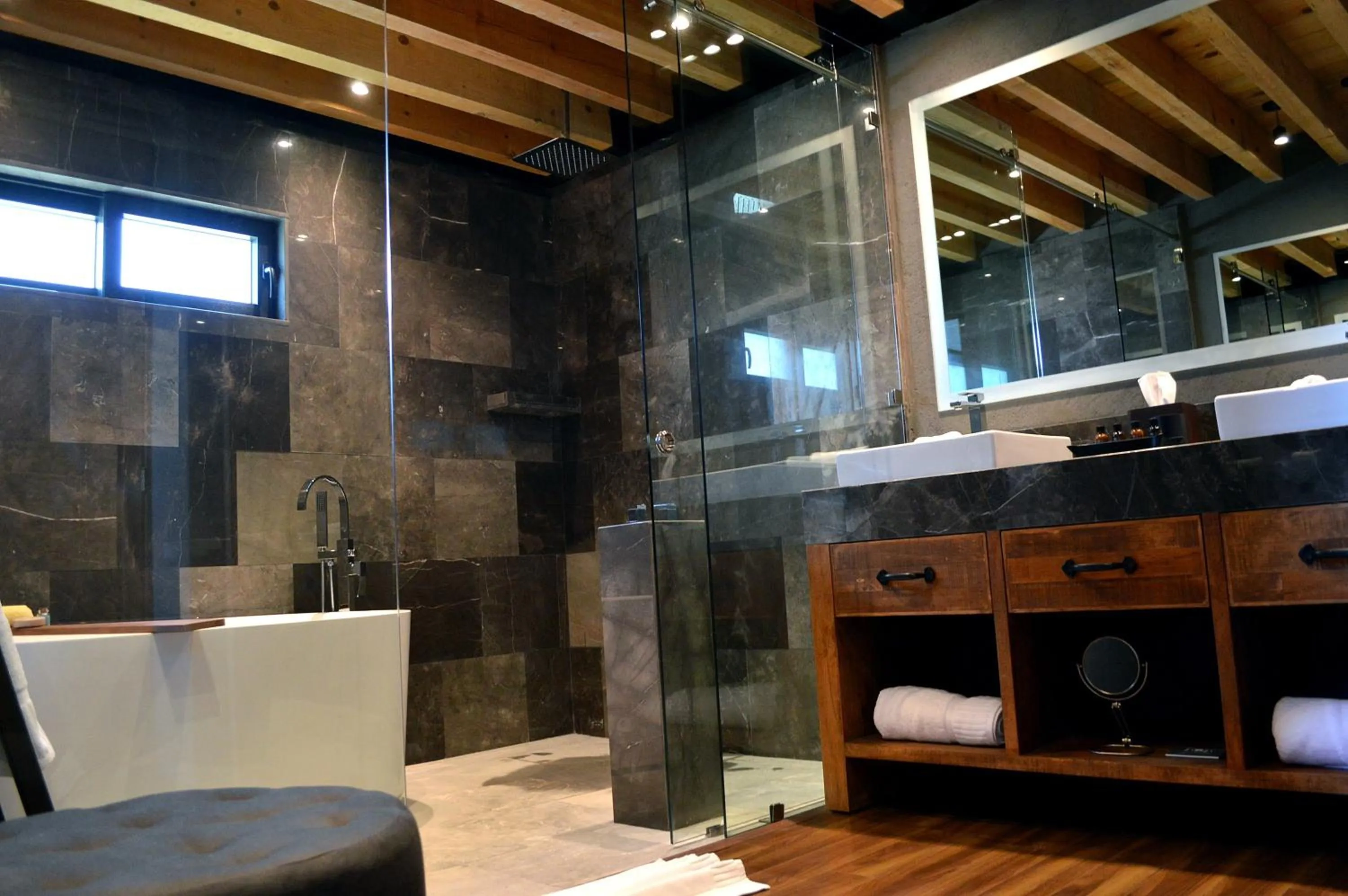 Shower in Hacienda Los Picachos