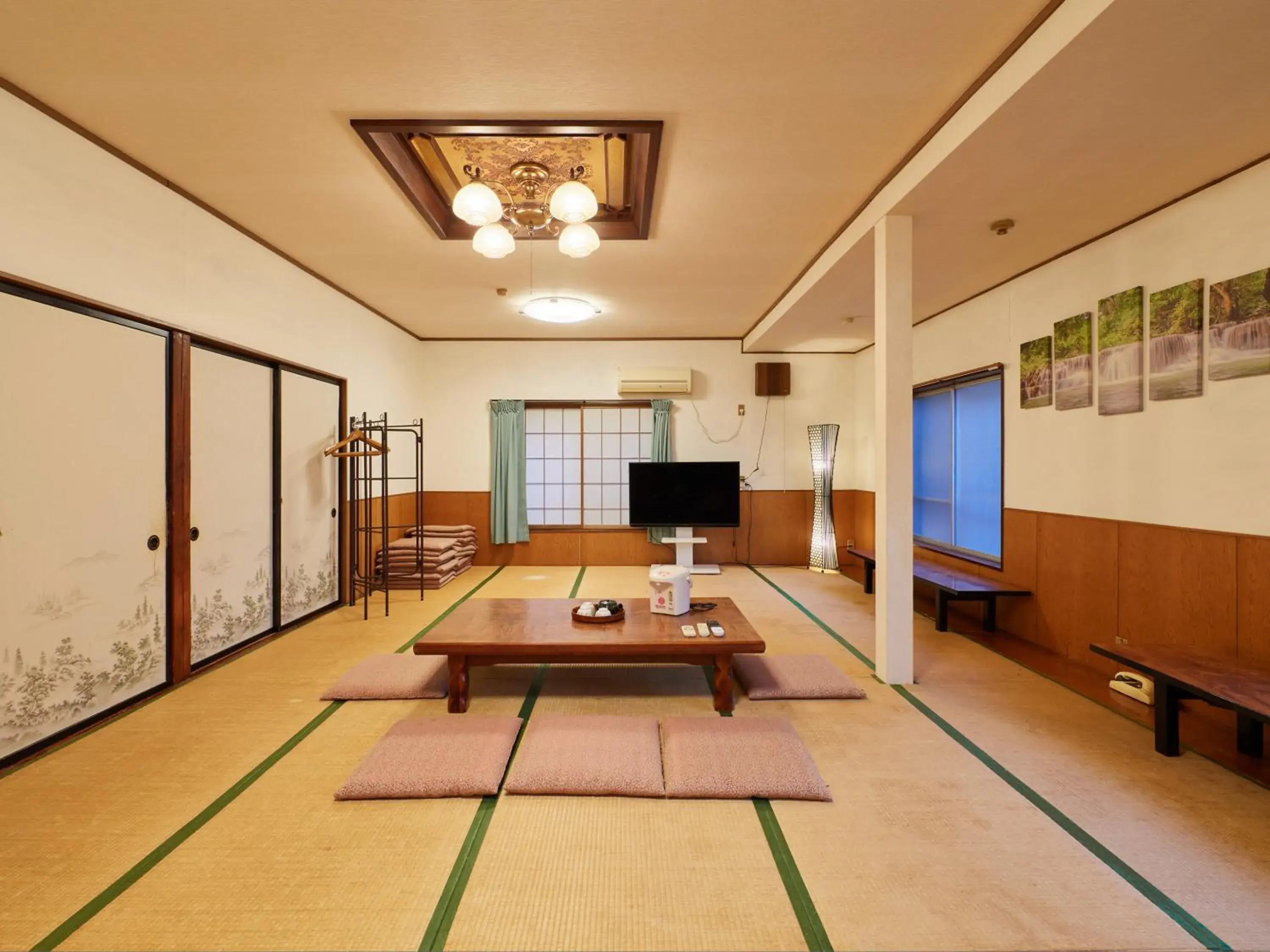 Deluxe Family Room in Hayamasou Deluxe Family Room in Hayamasou