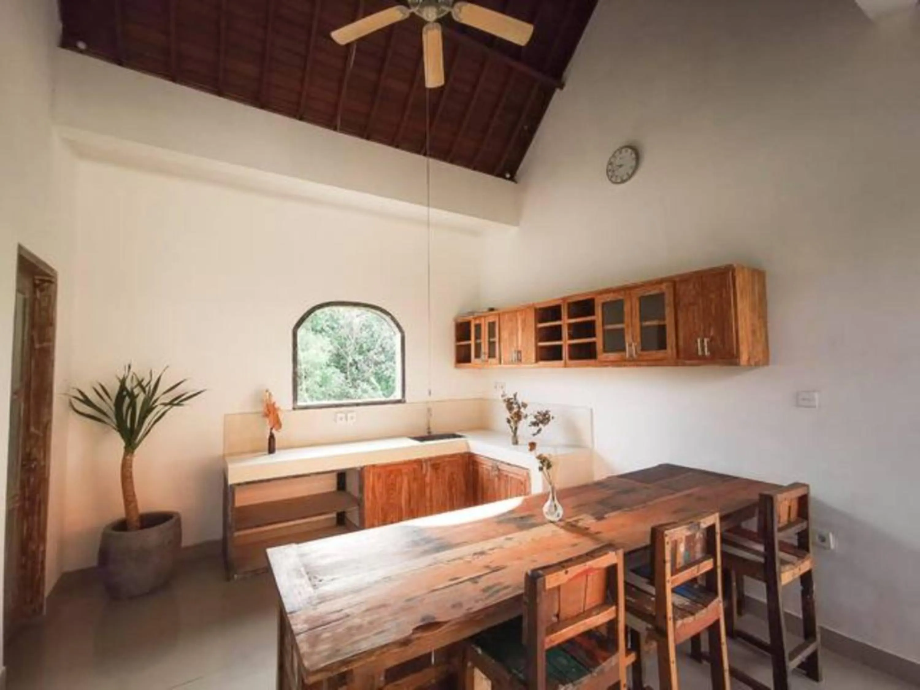 Communal kitchen in Idyll House