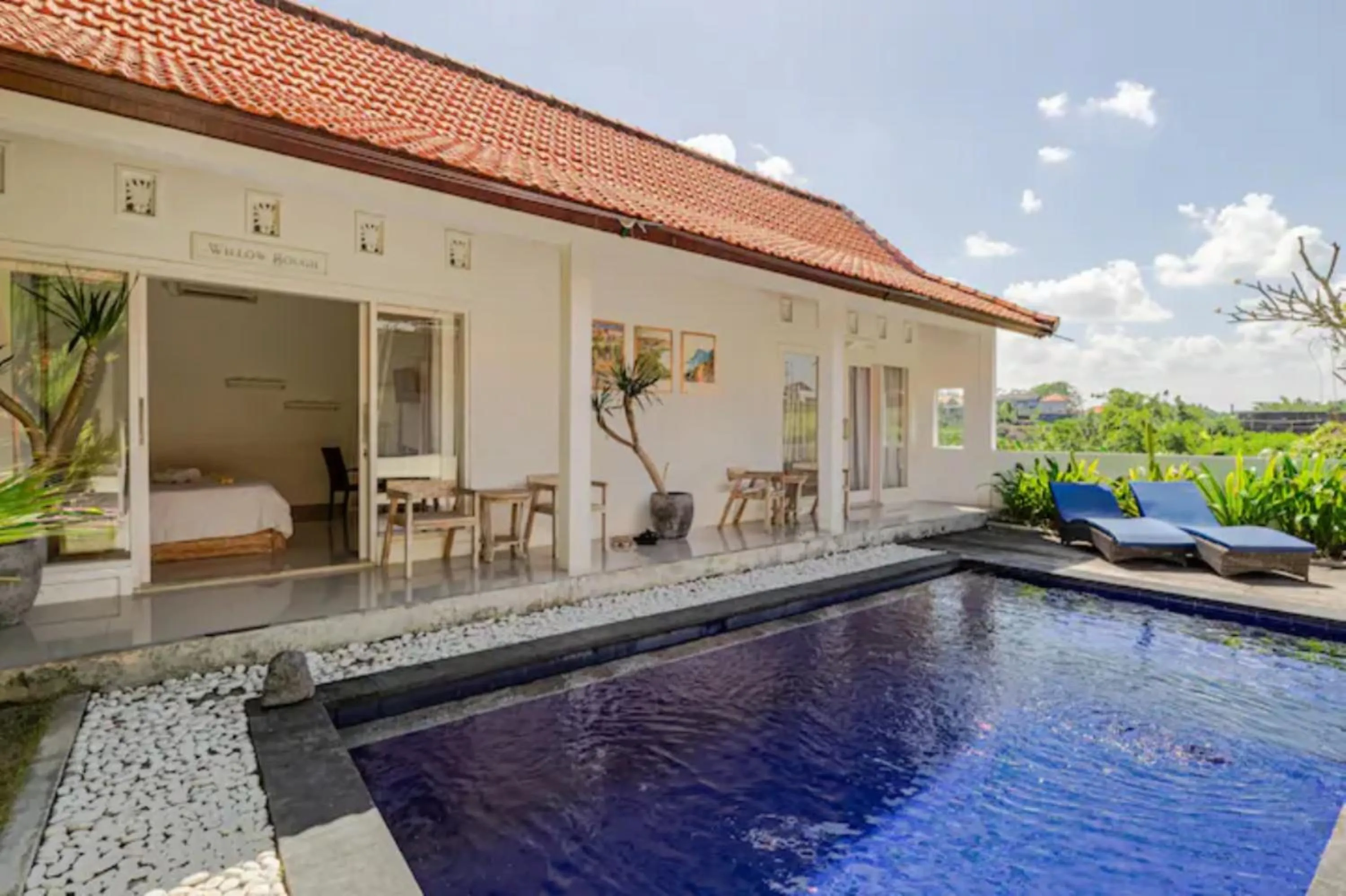 Swimming pool in Idyll House