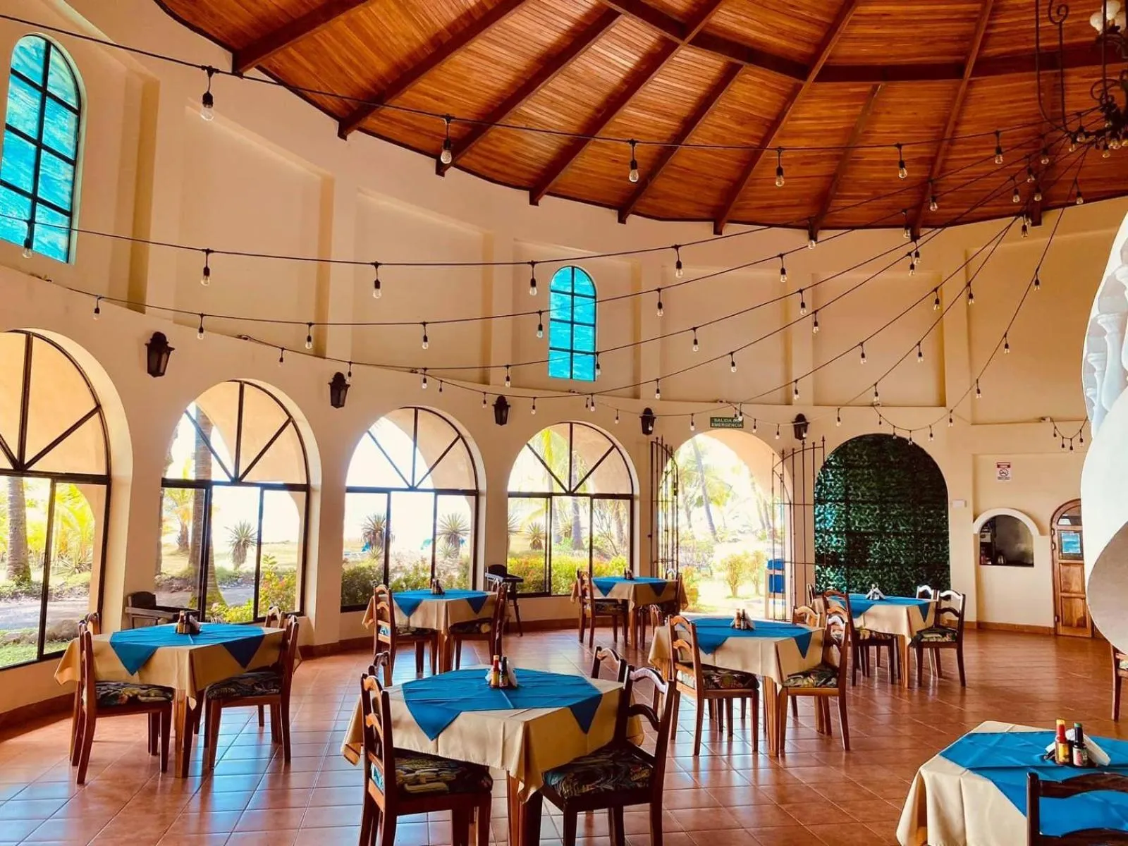 Restaurant/places to eat in Hotel Delfin Playa Bejuco