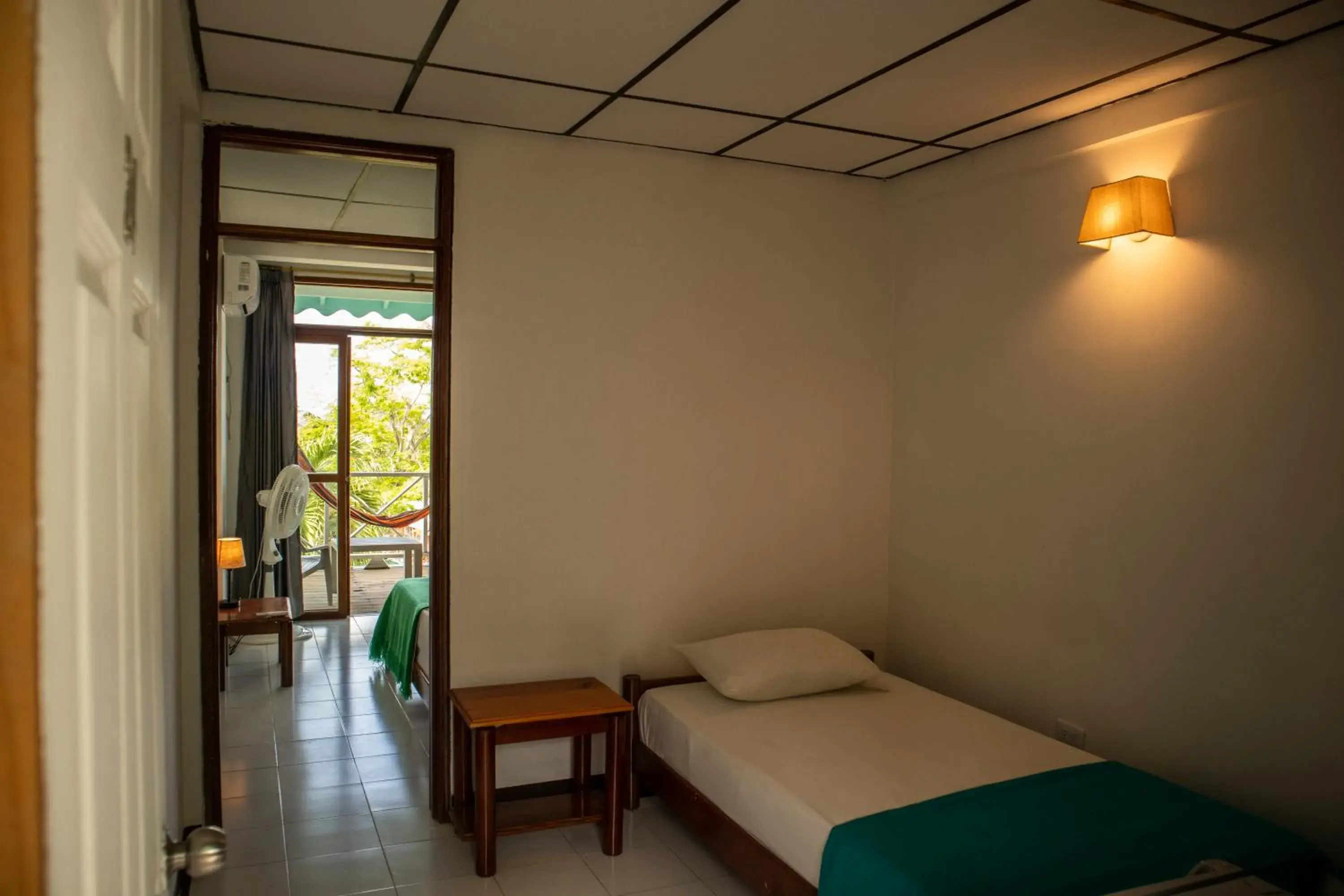 Deluxe Twin Room - single occupancy in South West Bay Cabañas Deluxe Twin Room - single occupancy in South West Bay Cabañas