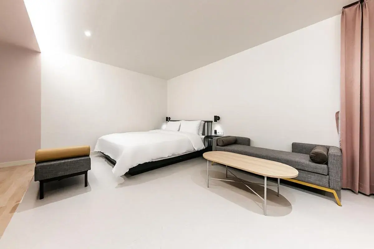 Superior Double Room in Hotel Yaja Masan Odong Branch Superior Double Room in Hotel Yaja Masan Odong Branch