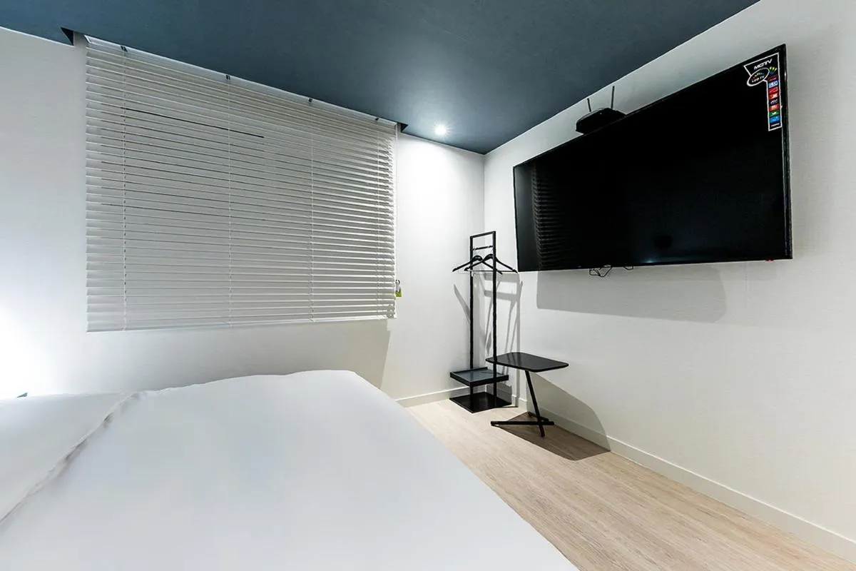 Photo of the whole room, Bed in Hotel Yaja Masan Odong Branch