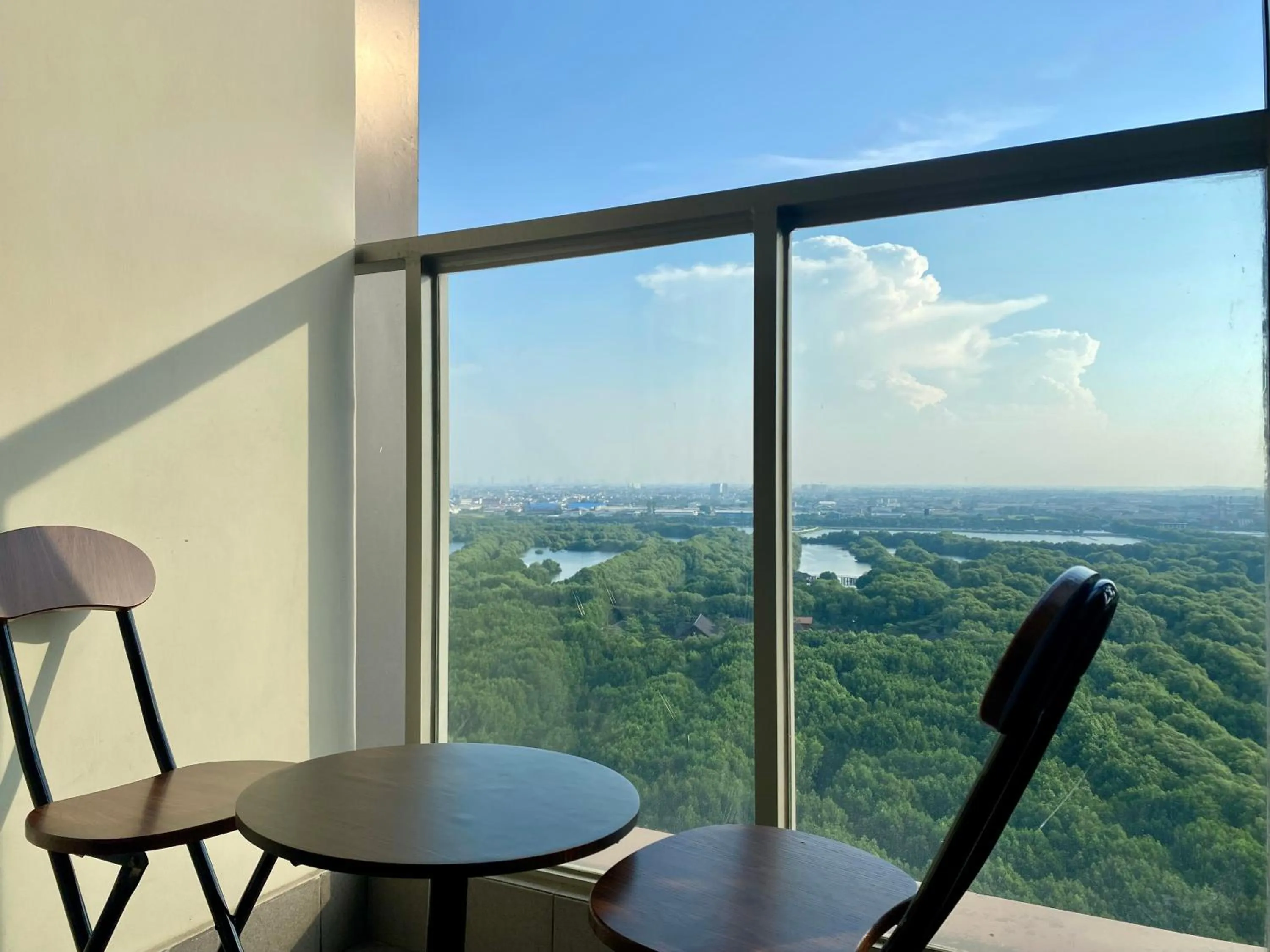 Balcony/Terrace in Comfort and Luxury Private Room at Goldcoast PIK