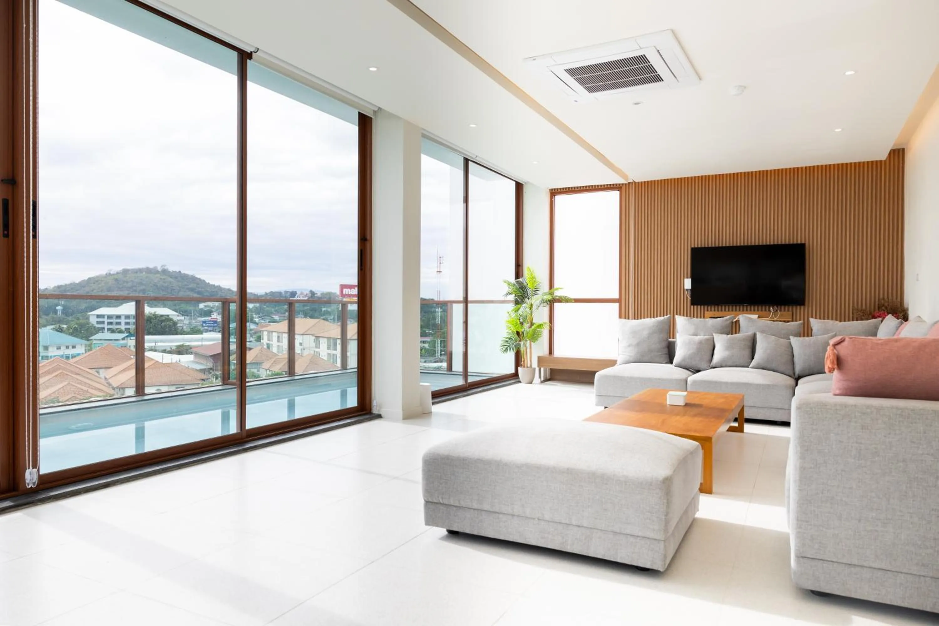 TV and multimedia in GOOD Nakhonsawan Hotel